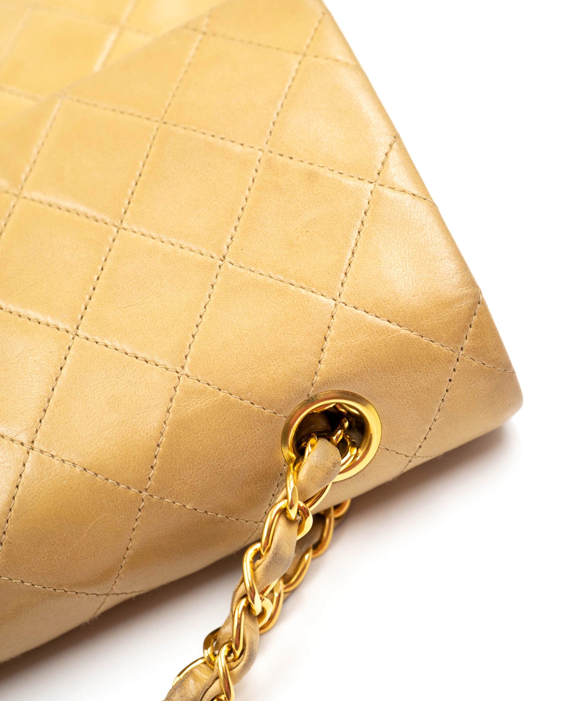 Chanel Chanel Med 10" Beige classic flap bag - AWL3987