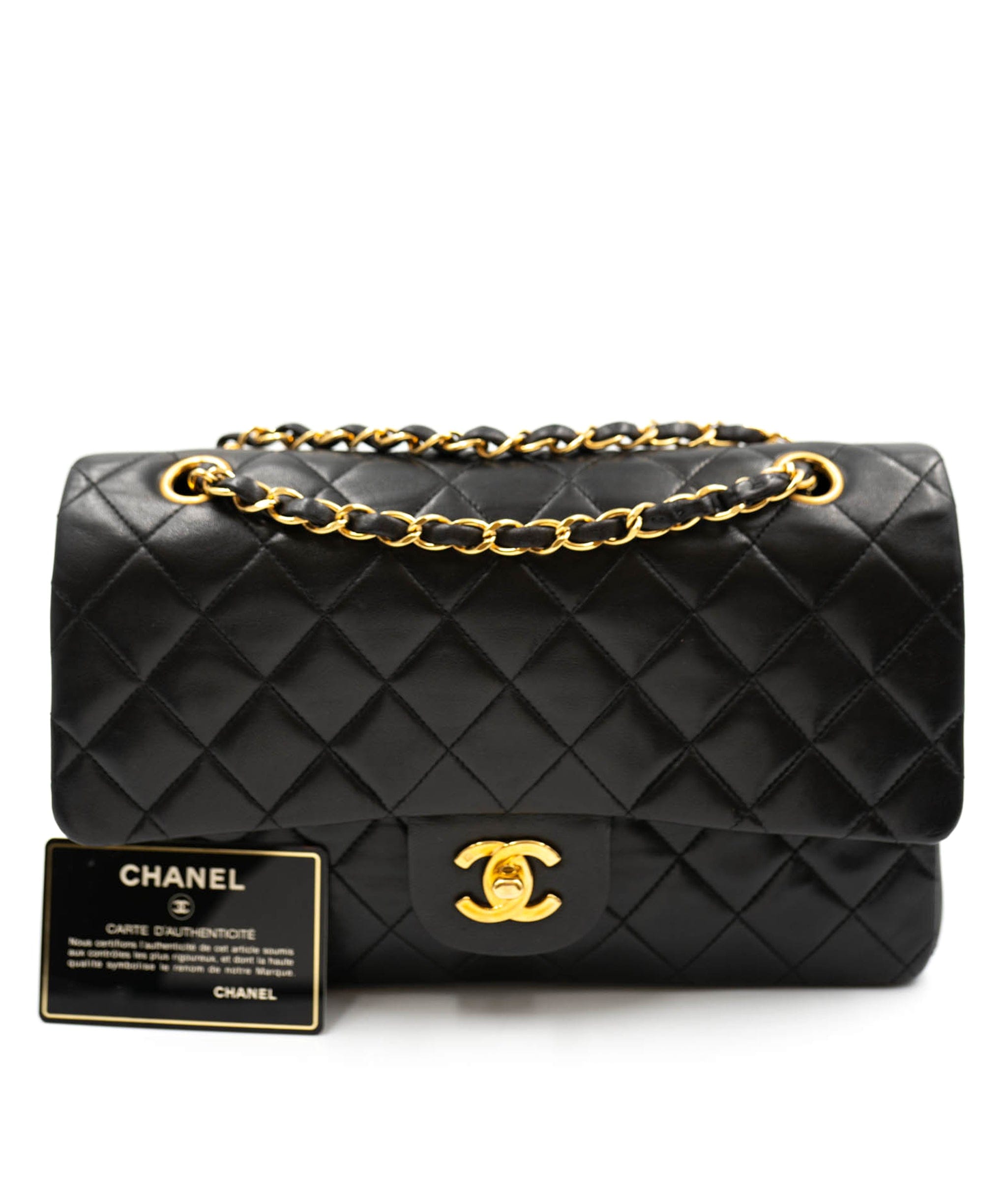 Chanel Chanel medium classic flap UKL1013