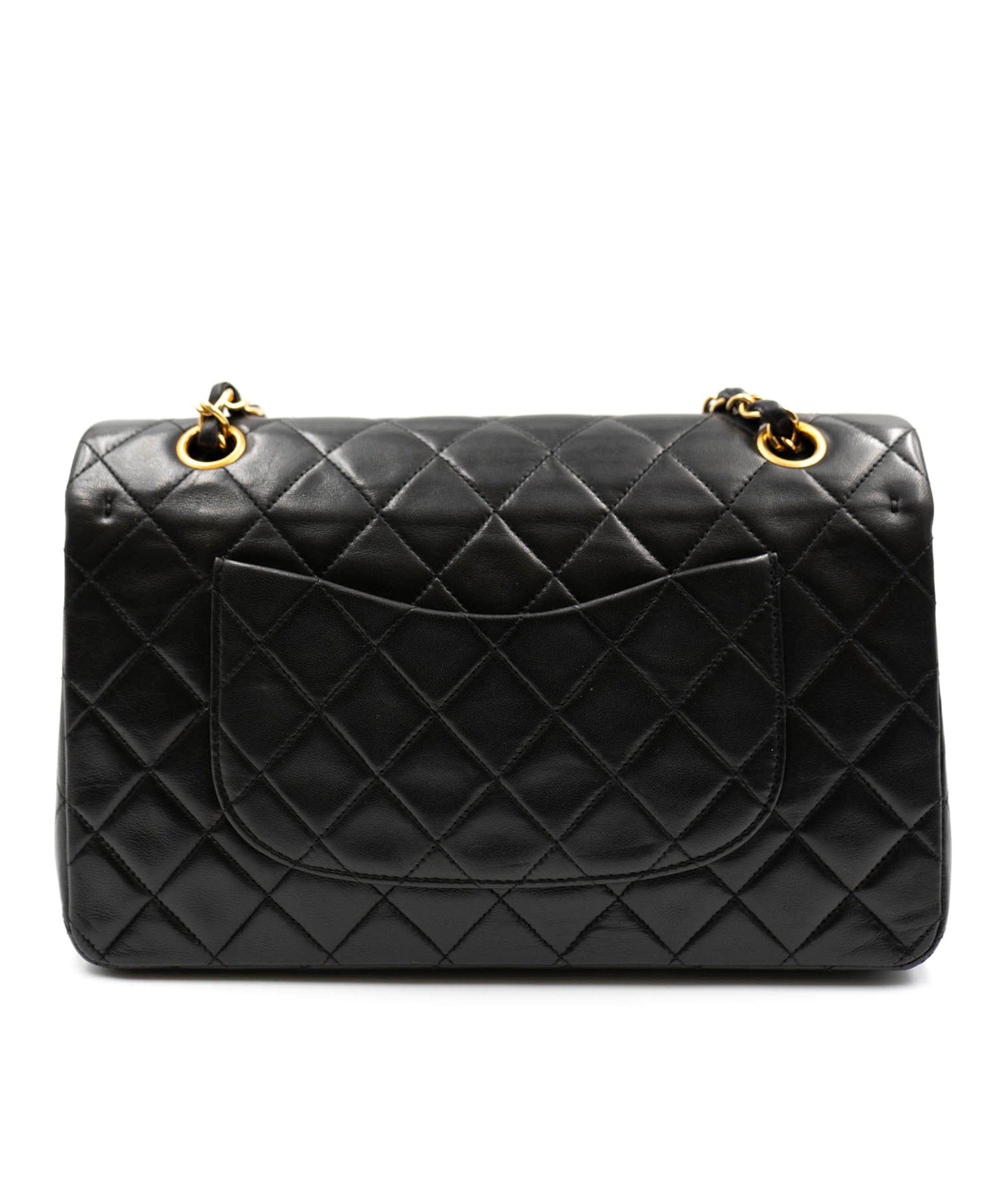 Chanel Chanel medium classic flap UKL1013