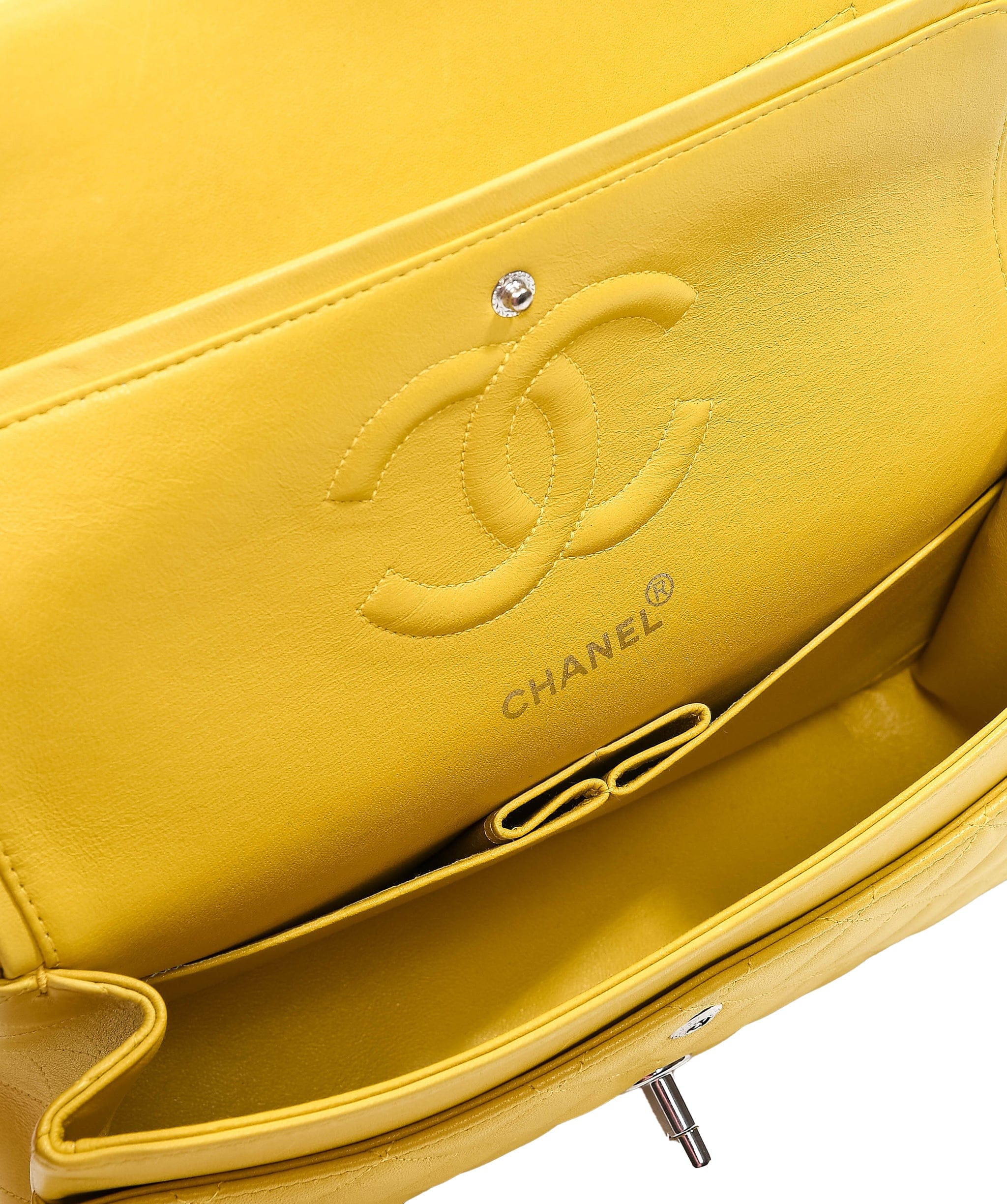 Chanel Chanel Medium Classic Flap Yellow - AWL2724