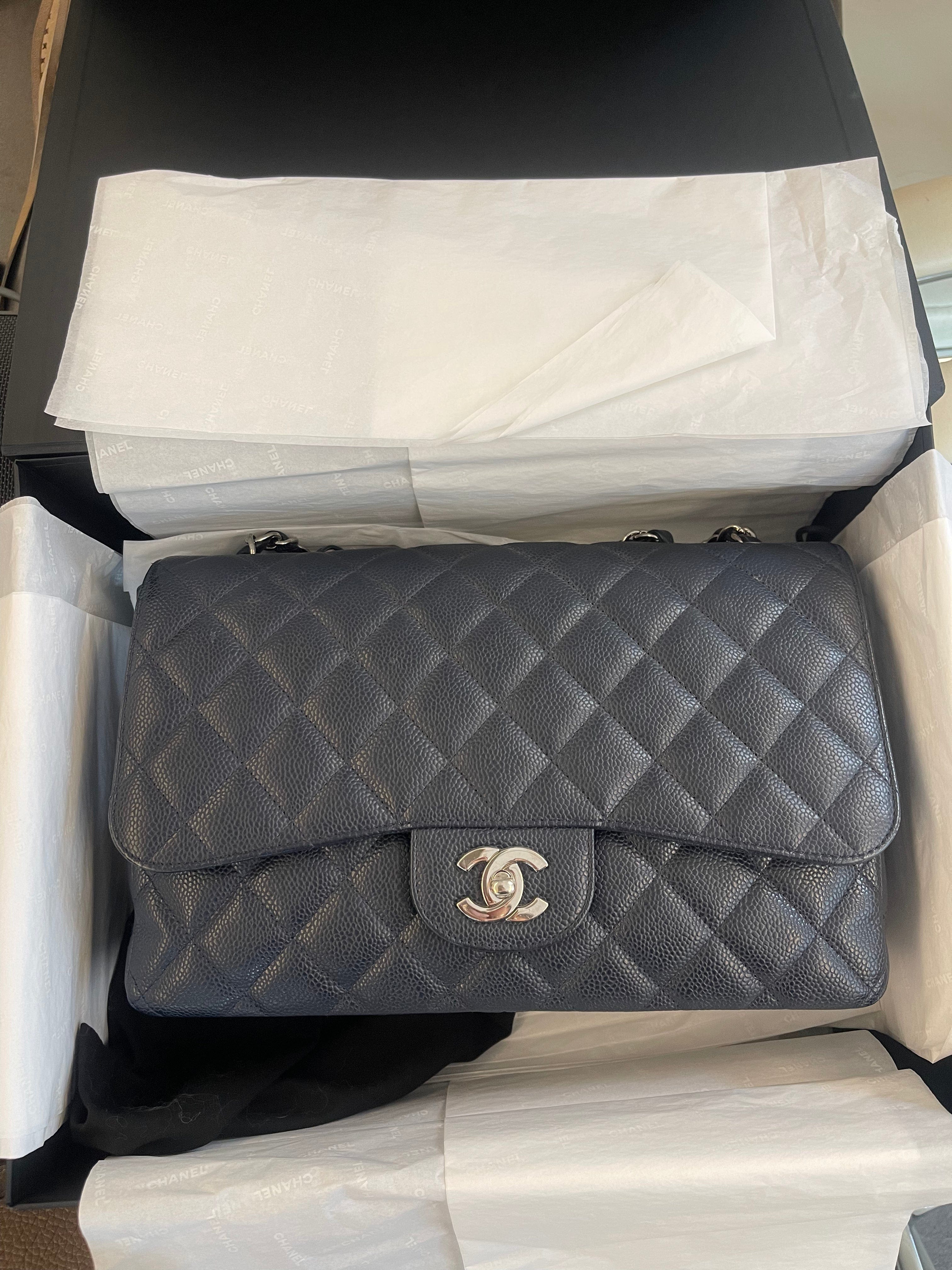 Chanel Chanel Navy Caviar Classic Flap Bsg PHW AGL2416