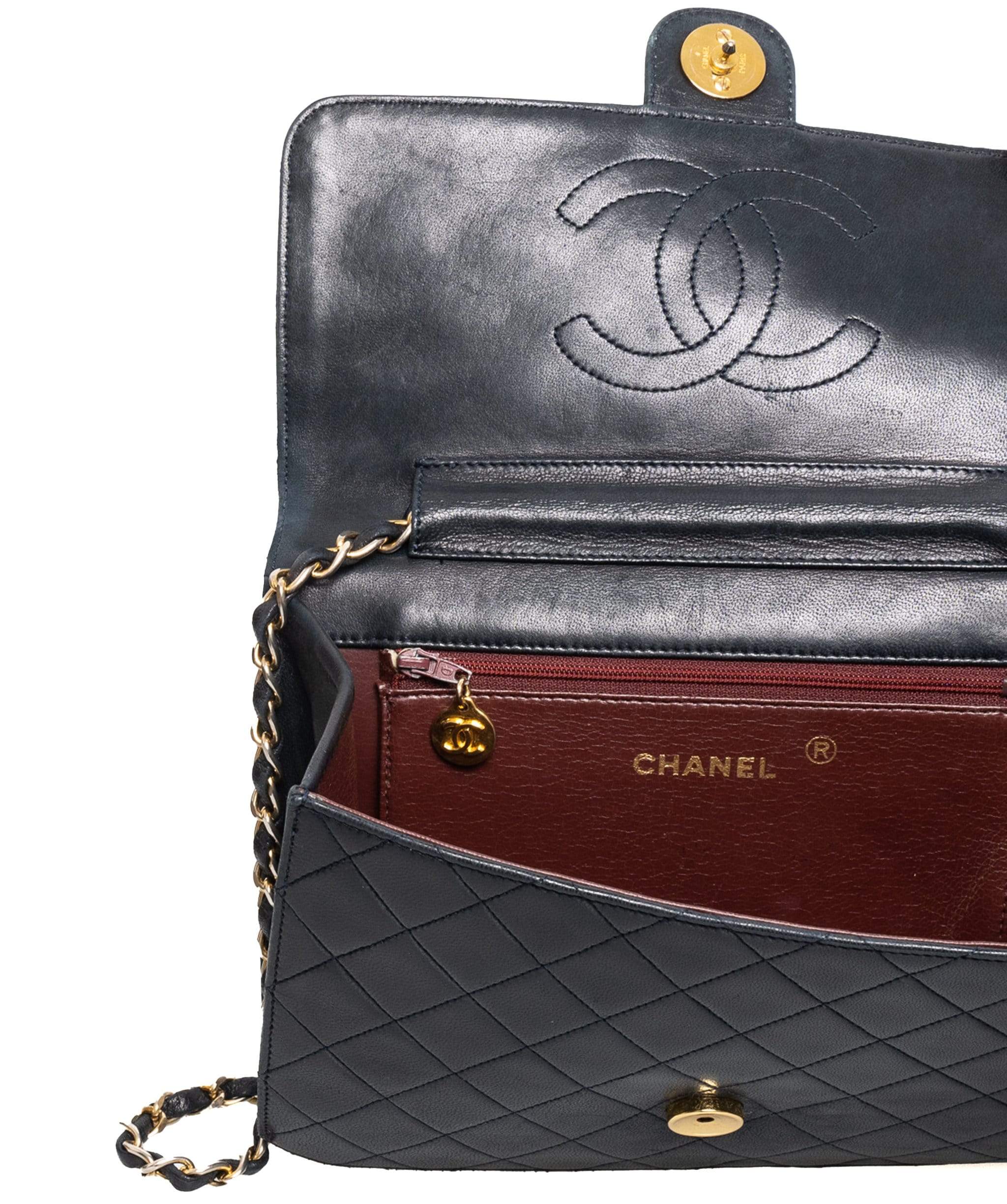 Chanel Chanel Navy Lambskin Single Flap Bag GHW - AGL1294