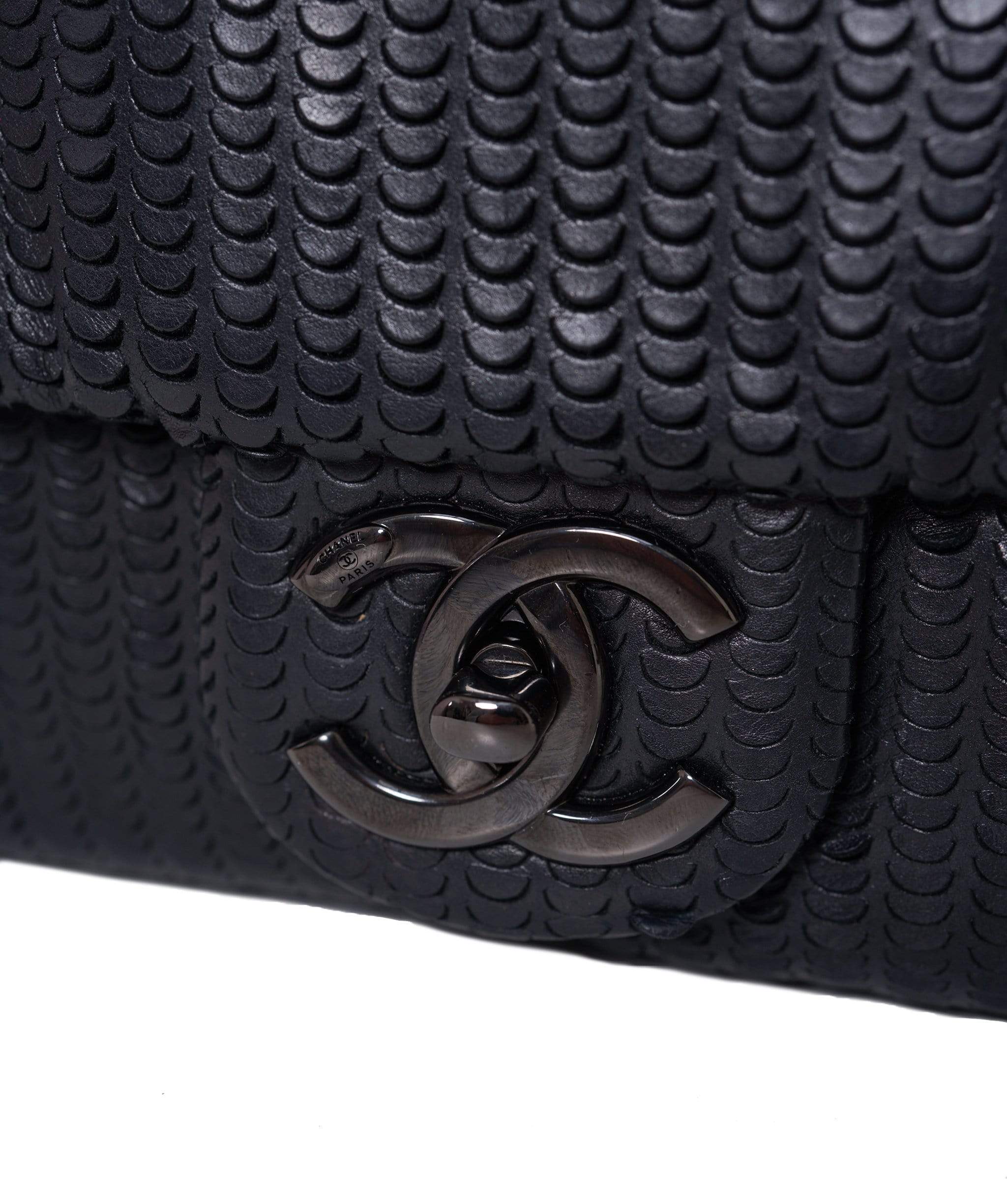 Chanel Chanel perforated flap back with black hardware - ASL1227