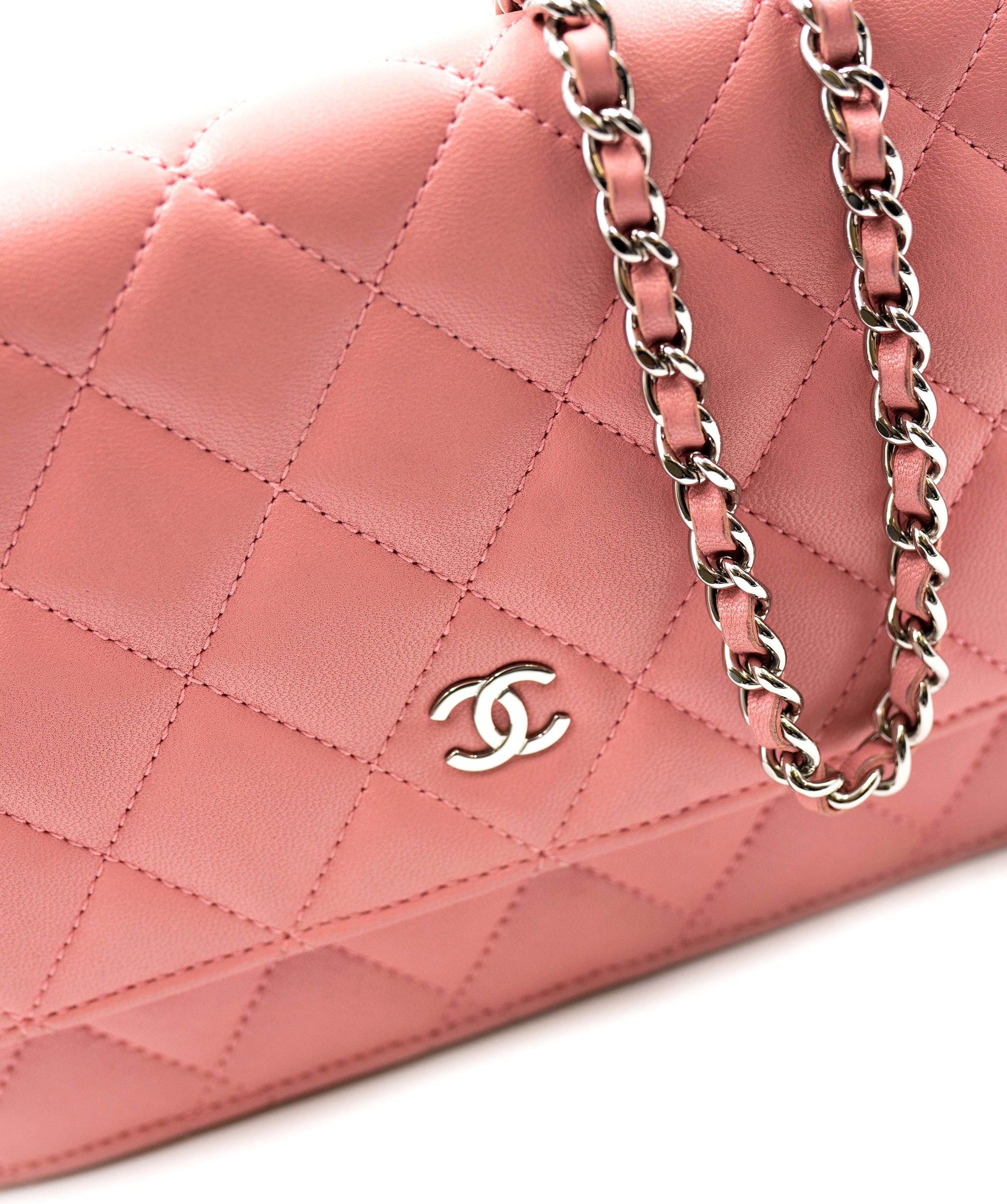 Chanel Chanel pink lambskin WOC. AGL2321