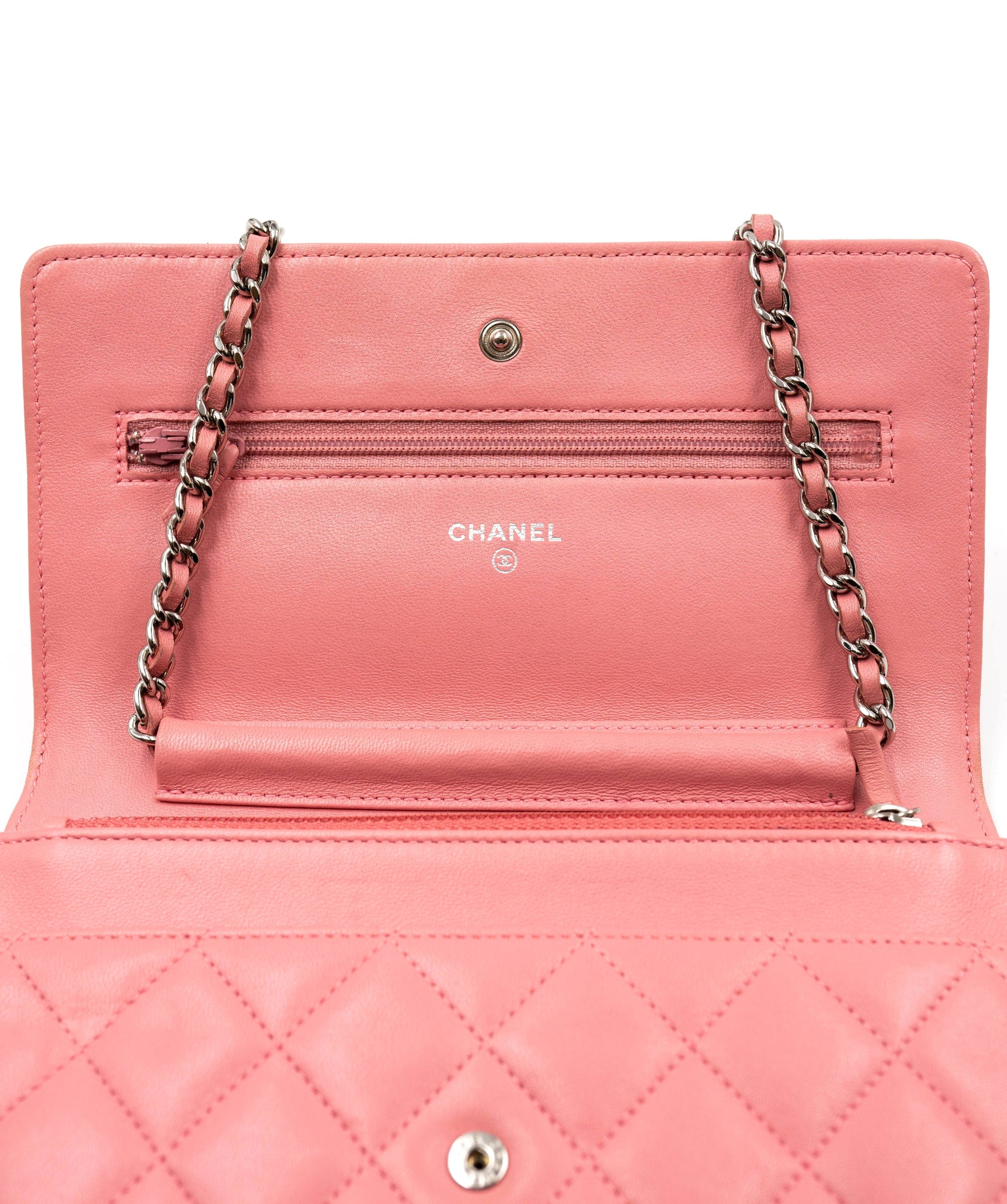 Chanel Chanel pink lambskin WOC. AGL2321