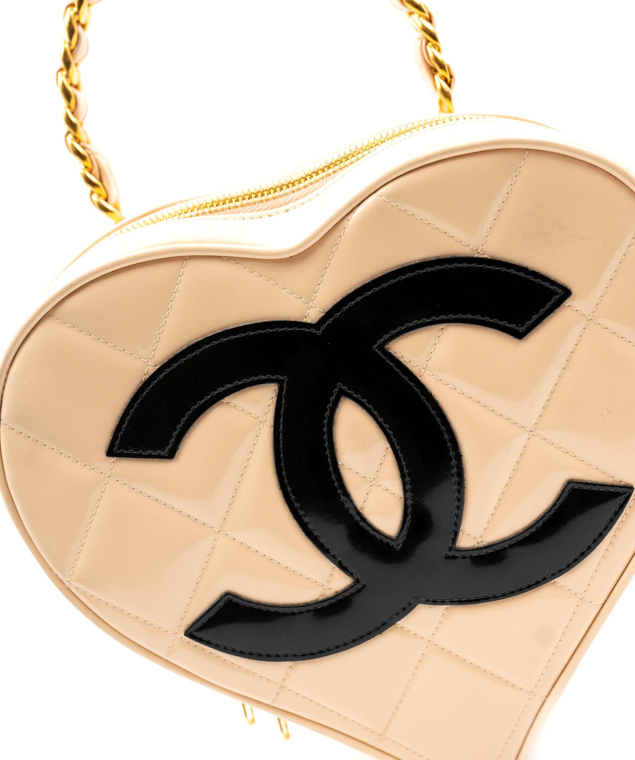 Chanel Chanel RARE beige patent 90s heart Vanity bag - AWL3374