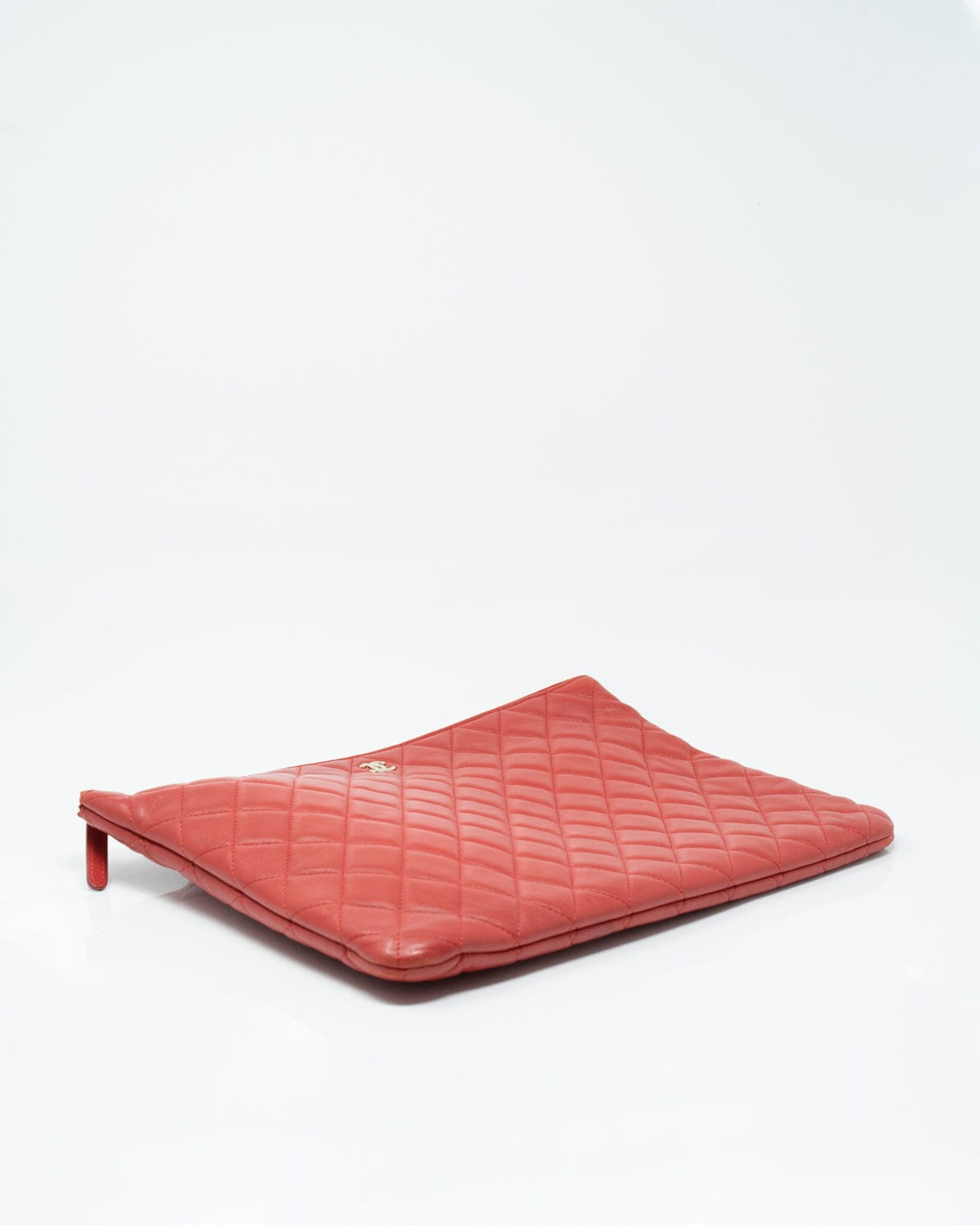 Chanel Chanel Red Quilted O Case Clutch - ARL1018