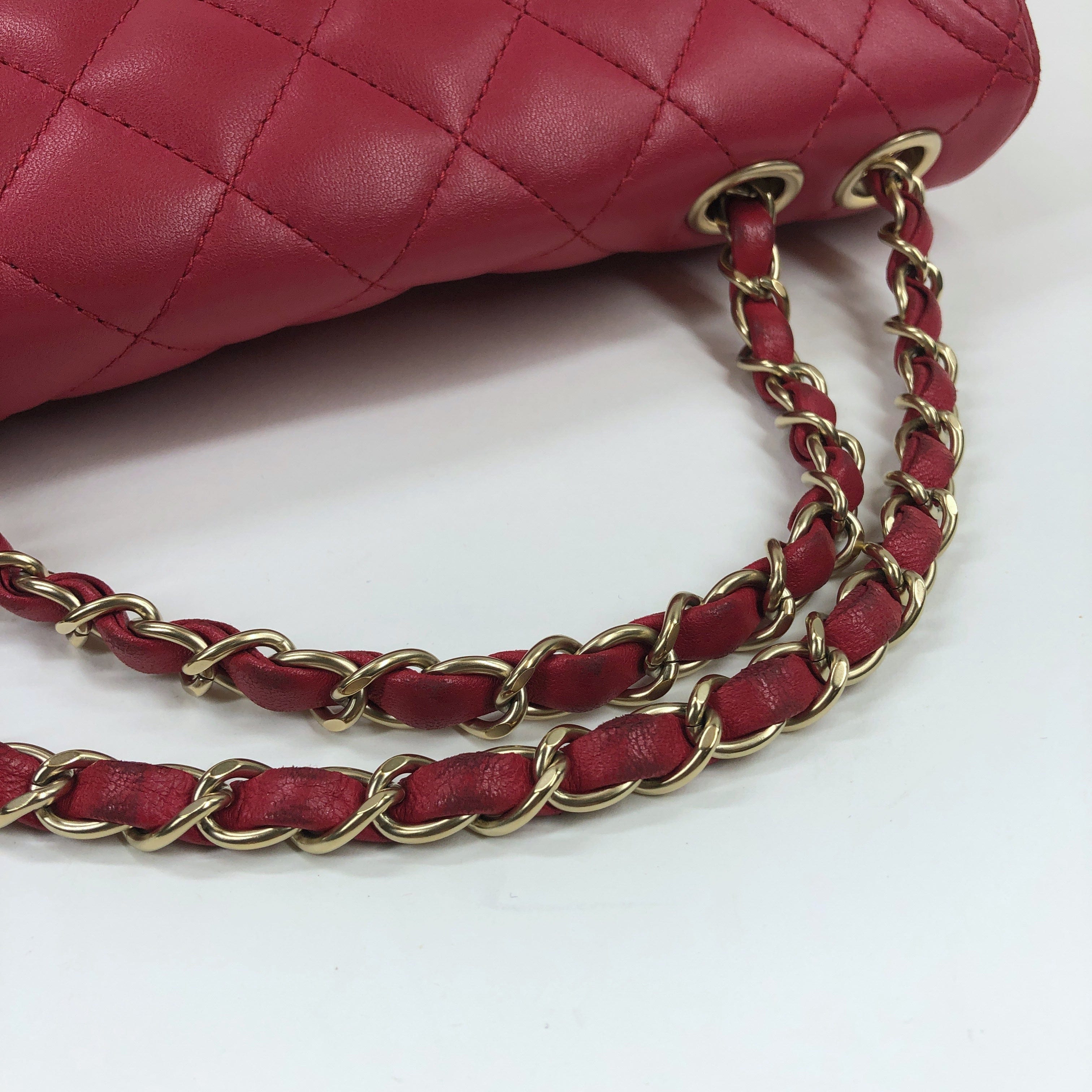 Chanel Chanel Red Shoulder Bag in Lambskin Leather - PXL2315