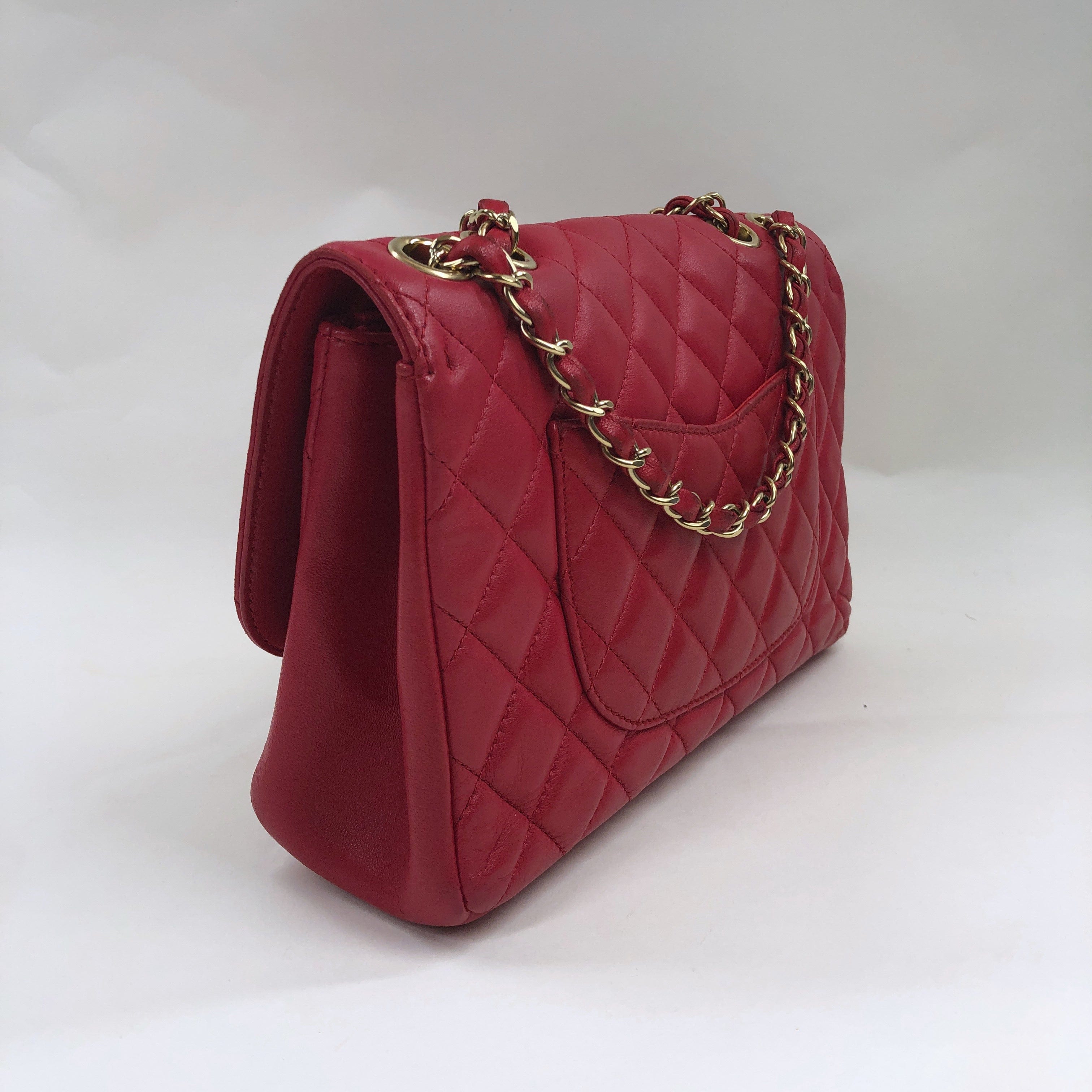 Chanel Chanel Red Shoulder Bag in Lambskin Leather - PXL2315