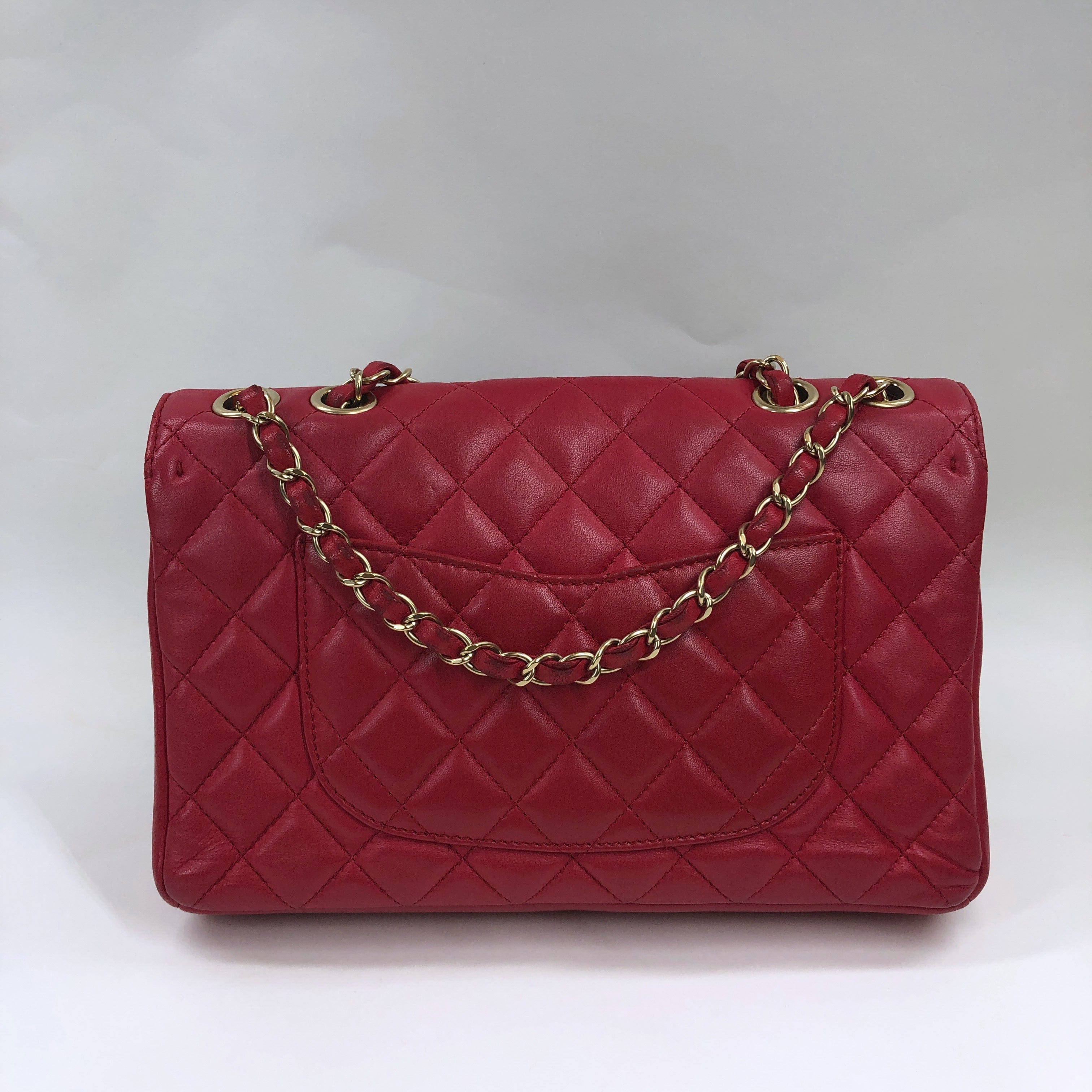 Chanel Chanel Red Shoulder Bag in Lambskin Leather - PXL2315