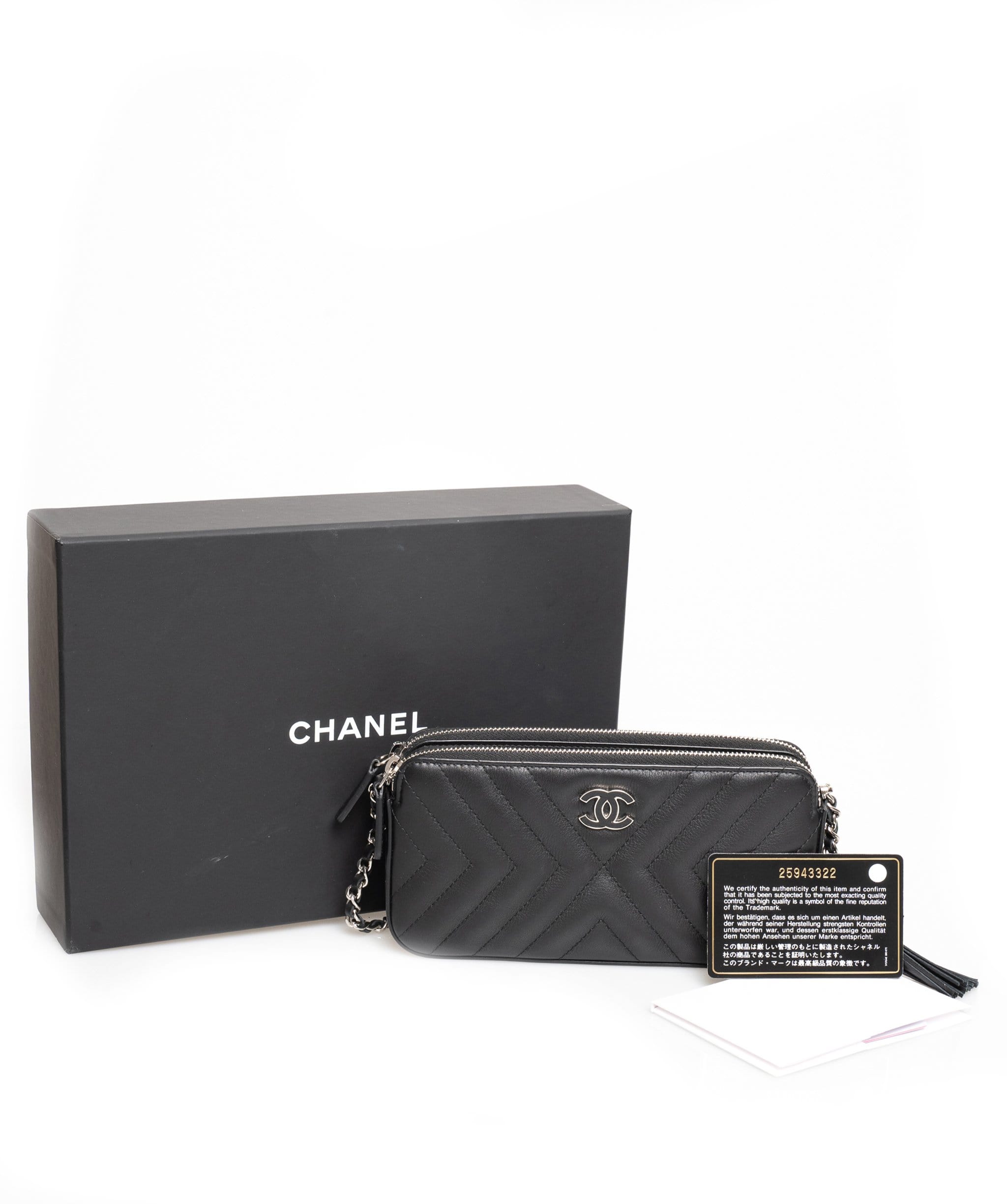 Chanel Chanel Reversed Chevron Trio Wallet on Chain - ADL1447