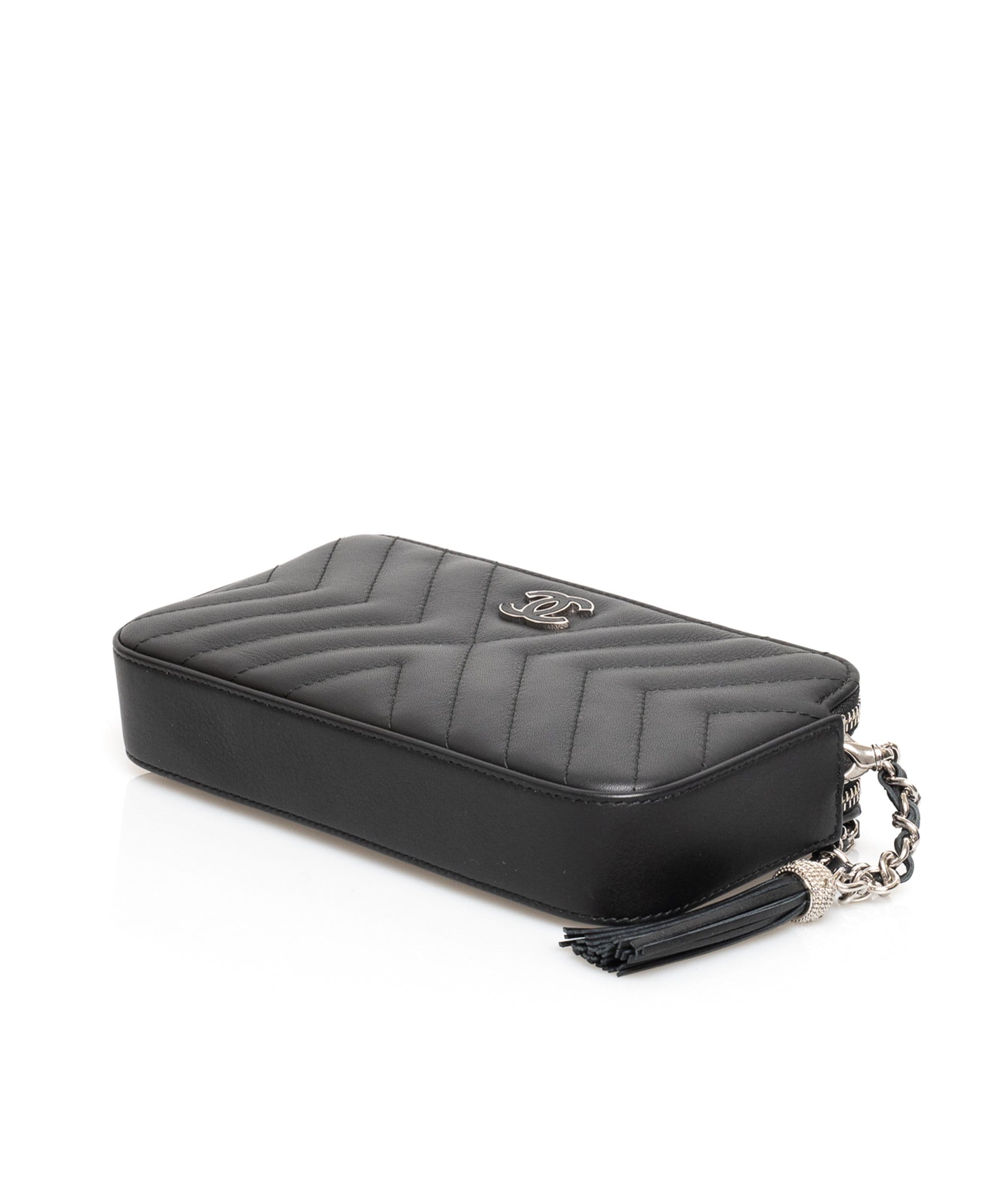 Chanel Chanel Reversed Chevron Trio Wallet on Chain - ADL1447