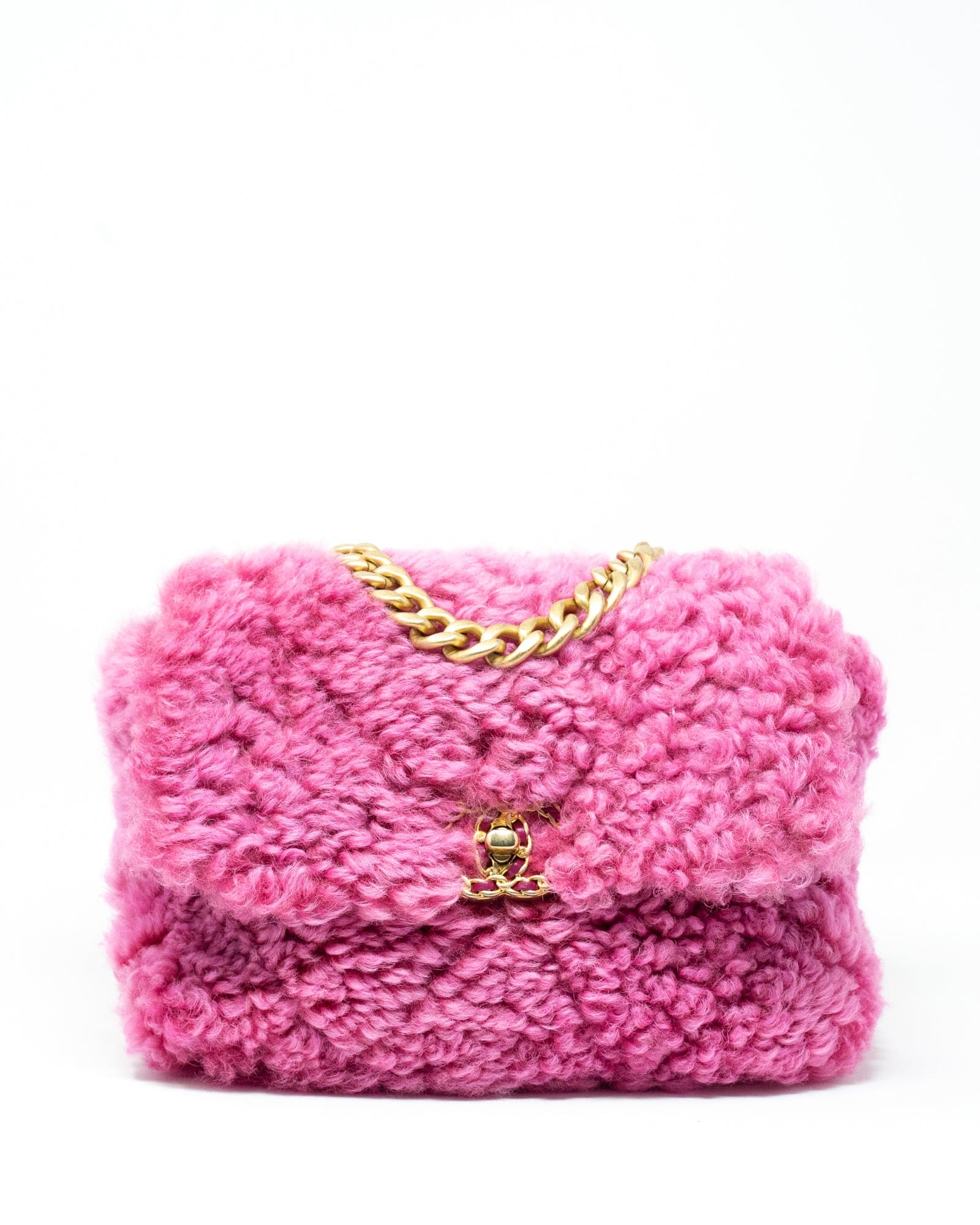 Chanel Chanel shearling 19 bag in pink  - AGL2030