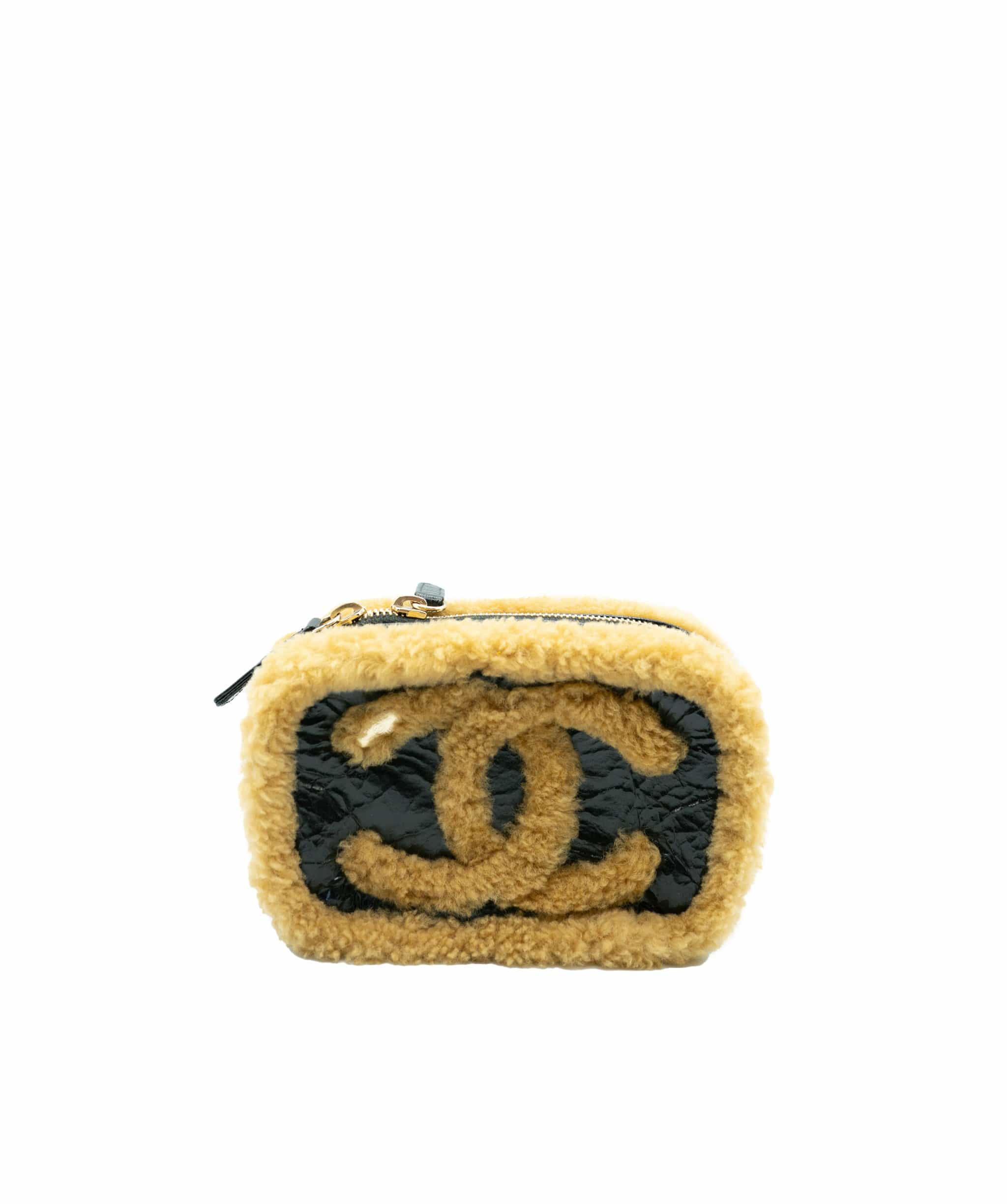 Chanel Chanel sherling waist bag small ASC1011