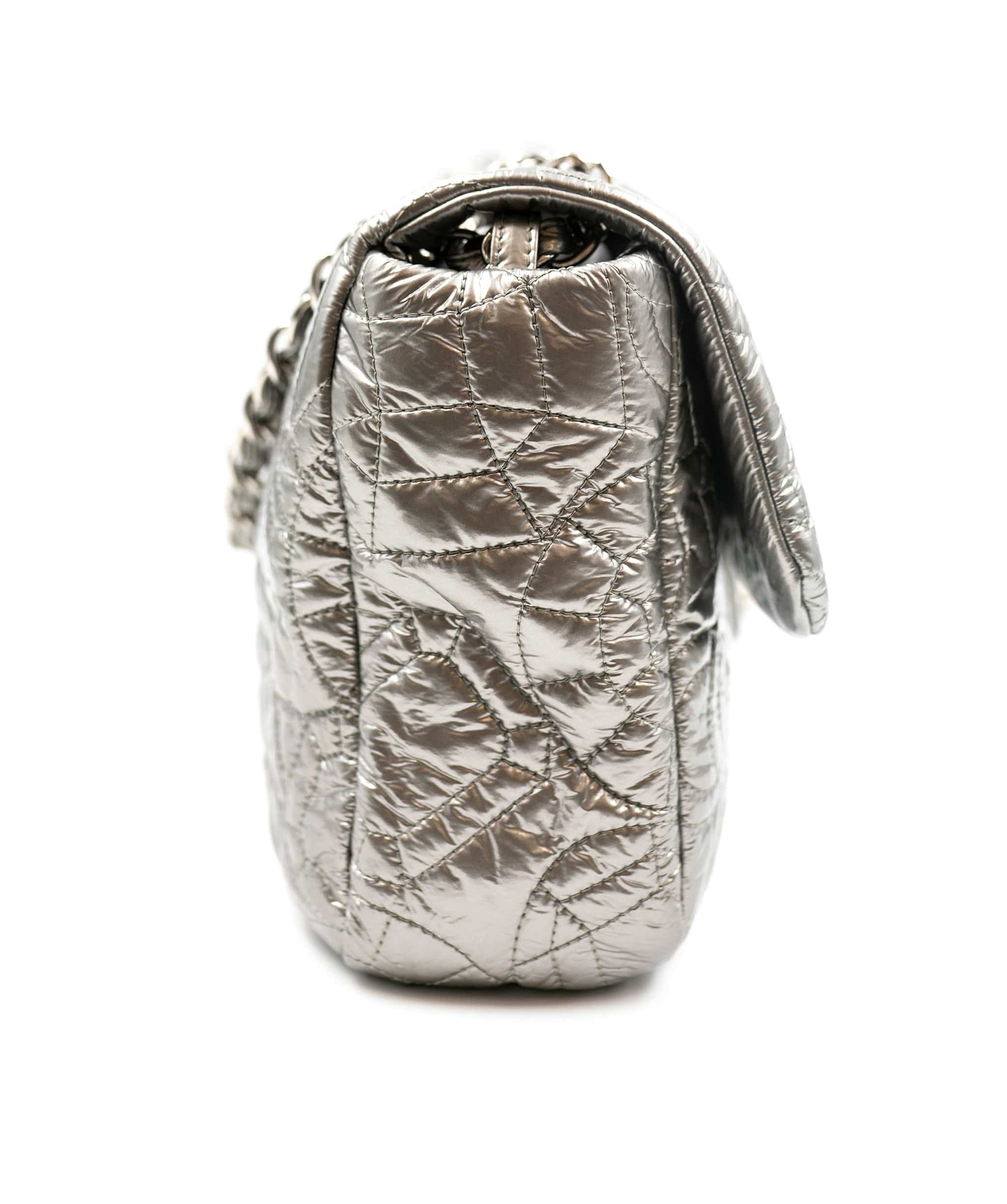 Chanel Chanel silver metallic SHW soft maxi bag, serial 12213496 - AEC1030