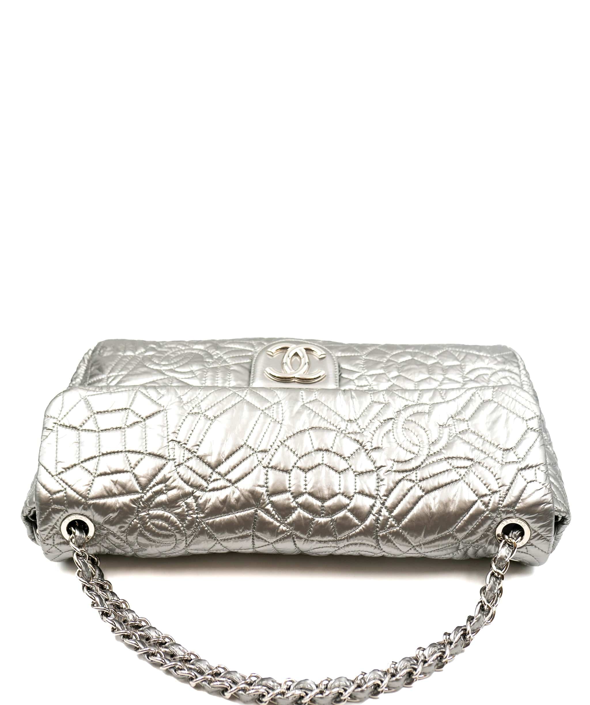 Chanel Chanel silver metallic SHW soft maxi bag, serial 12213496 - AEC1030