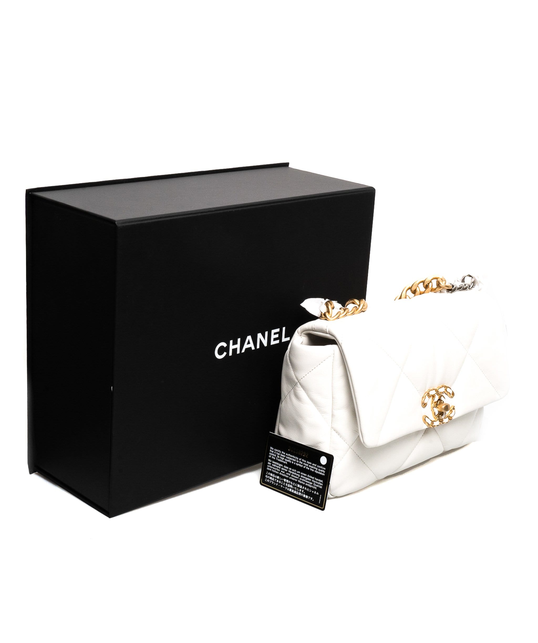 Chanel Chanel Small White Leather 19 Bag - AGL1368