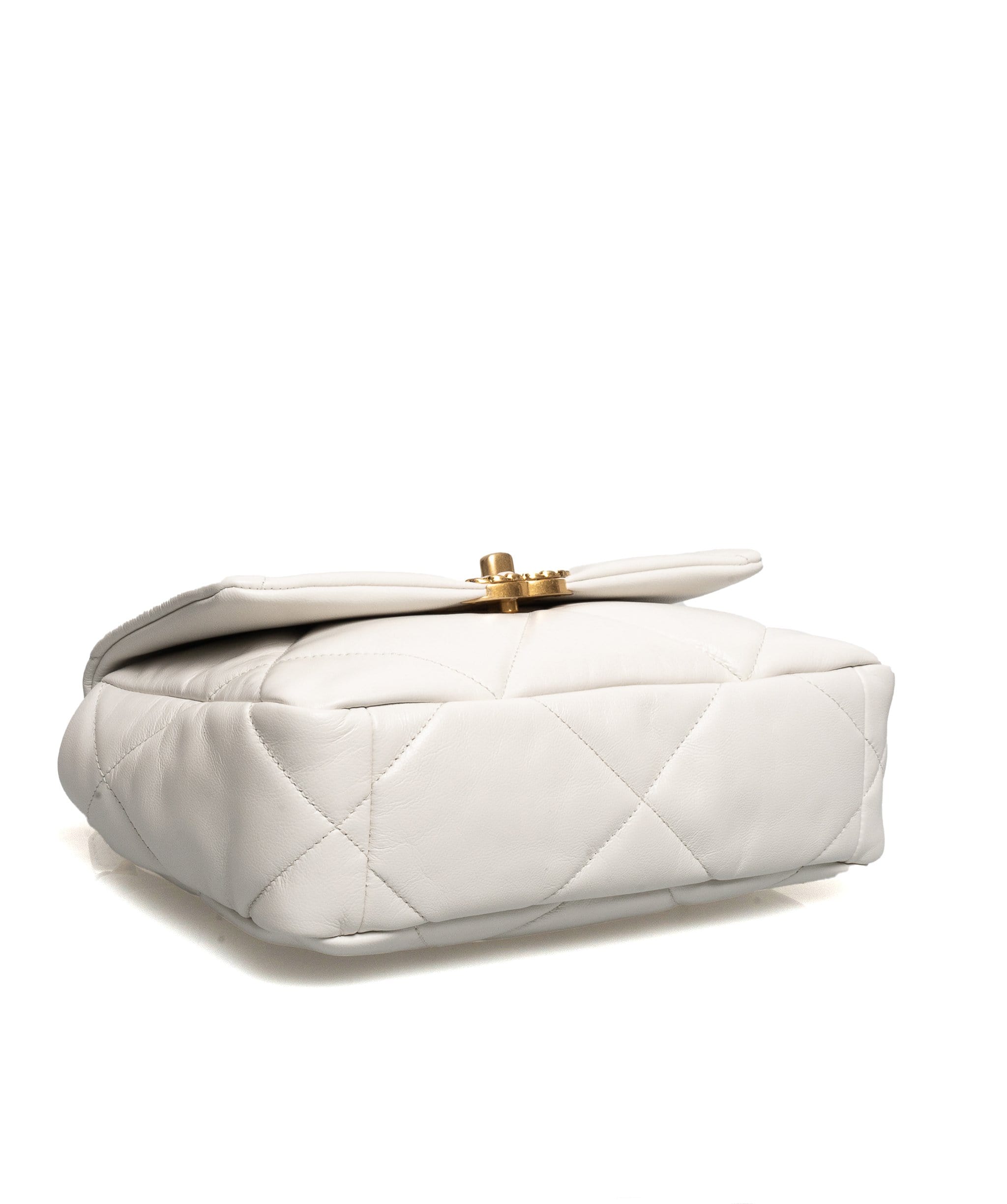 Chanel Chanel Small White Leather 19 Bag - AGL1368