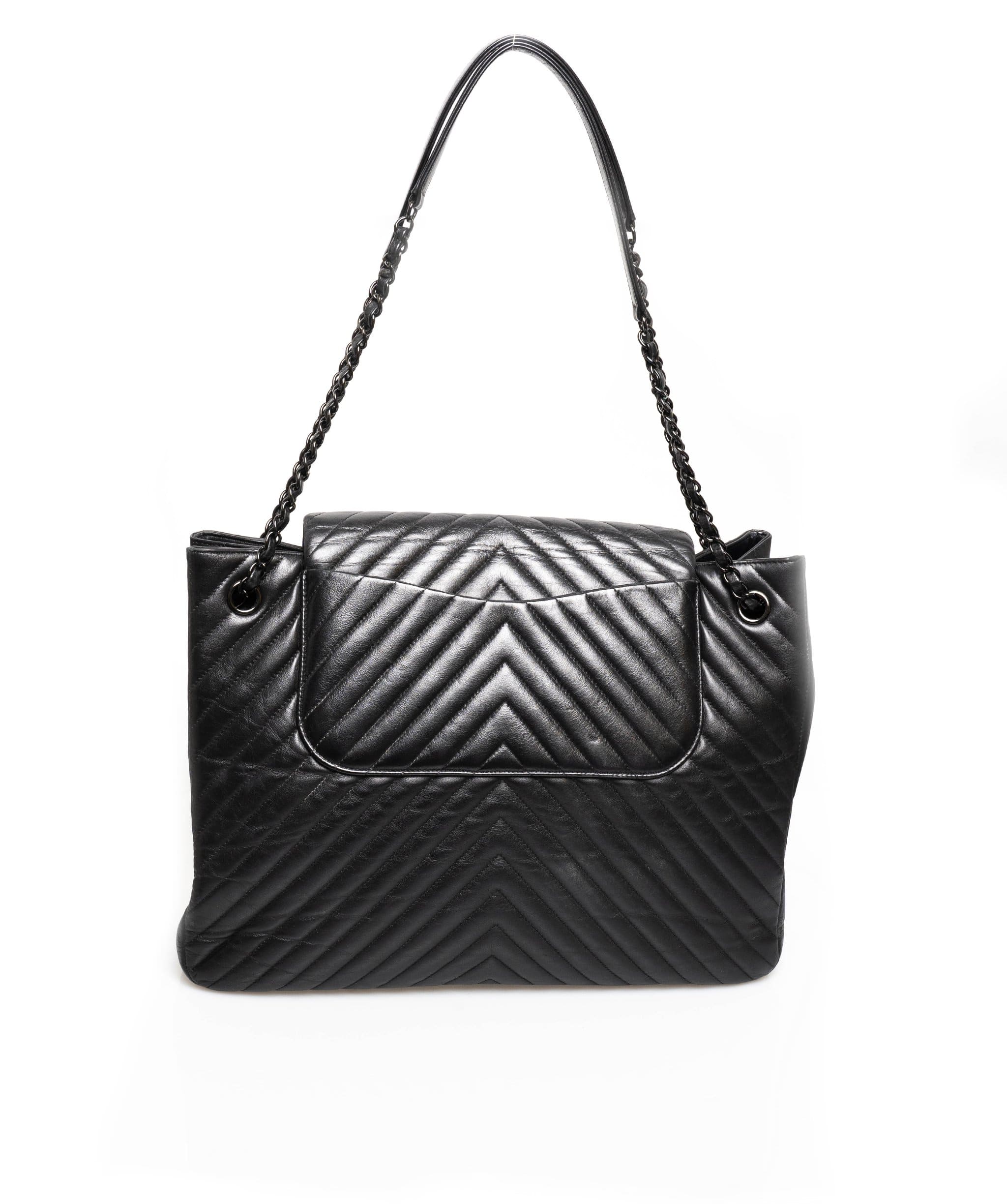 Chanel Chanel So Black Chevron Lambskin Leather Tote Bag NW3174