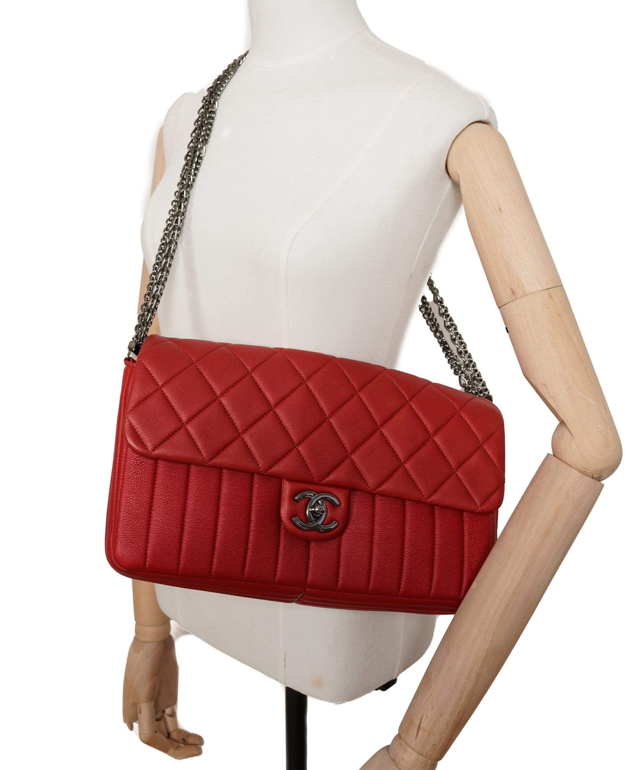 Chanel Chanel Vertical & Diamond Quilted Calfskin Red Bag - AWC1038