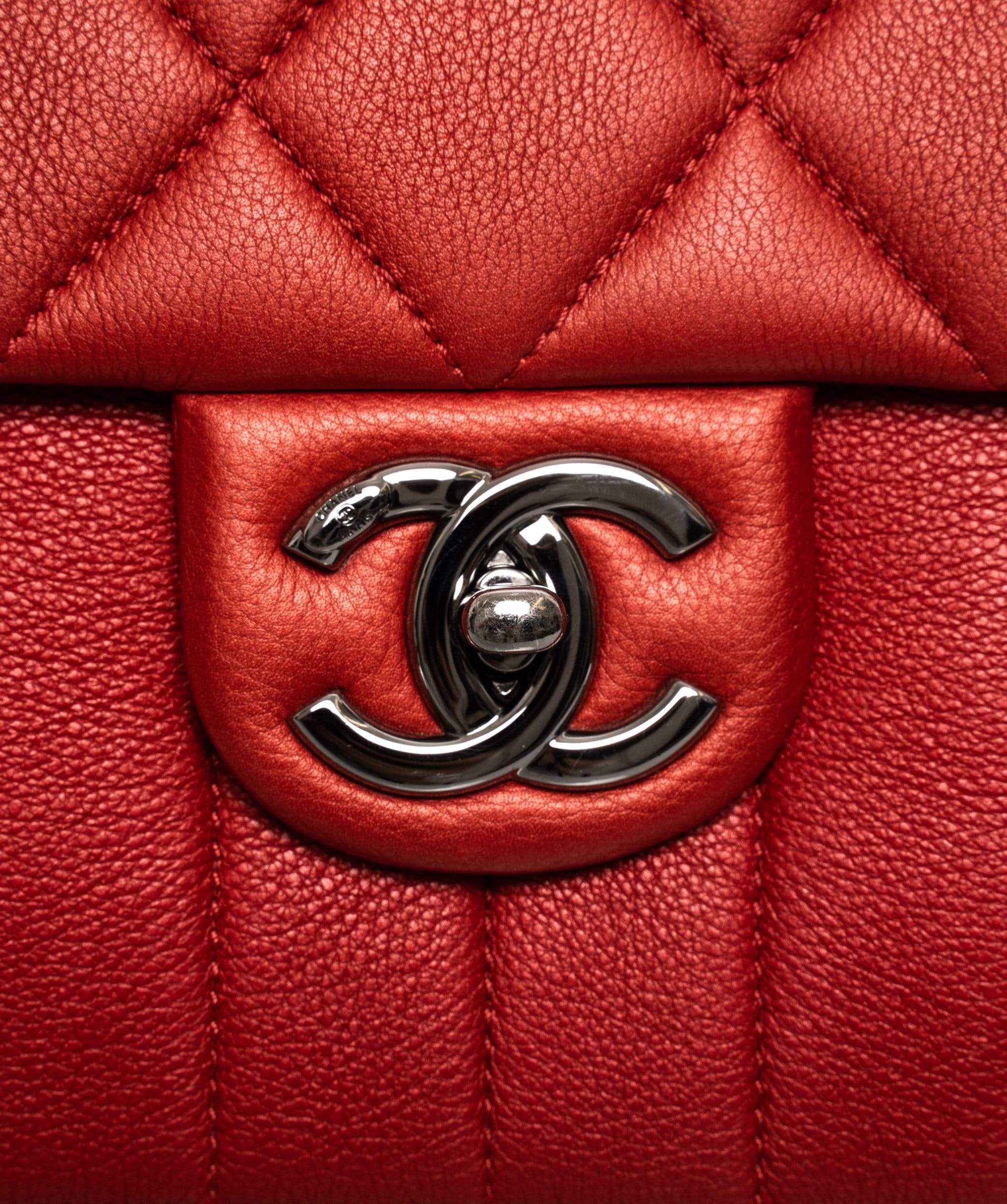 Chanel Chanel Vertical & Diamond Quilted Calfskin Red Bag - AWC1038