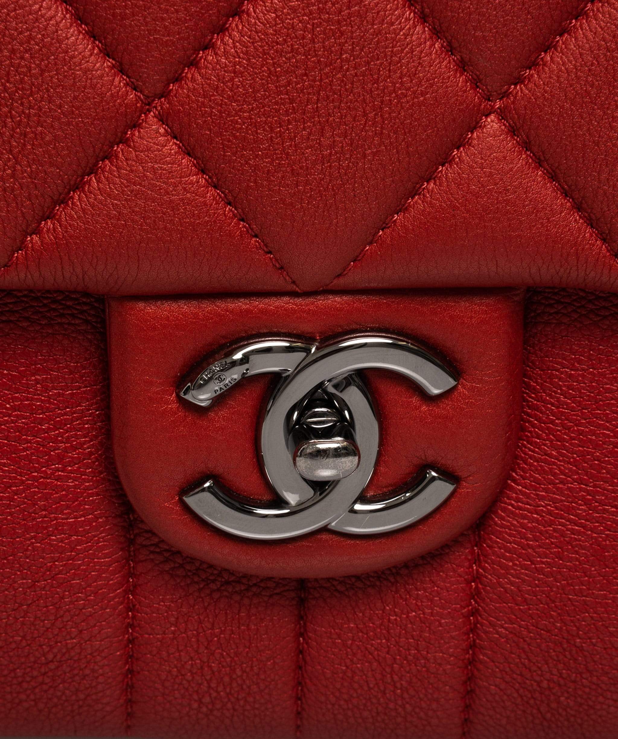 Chanel Chanel Vertical & Diamond Quilted Calfskin Red Bag - AWC1038