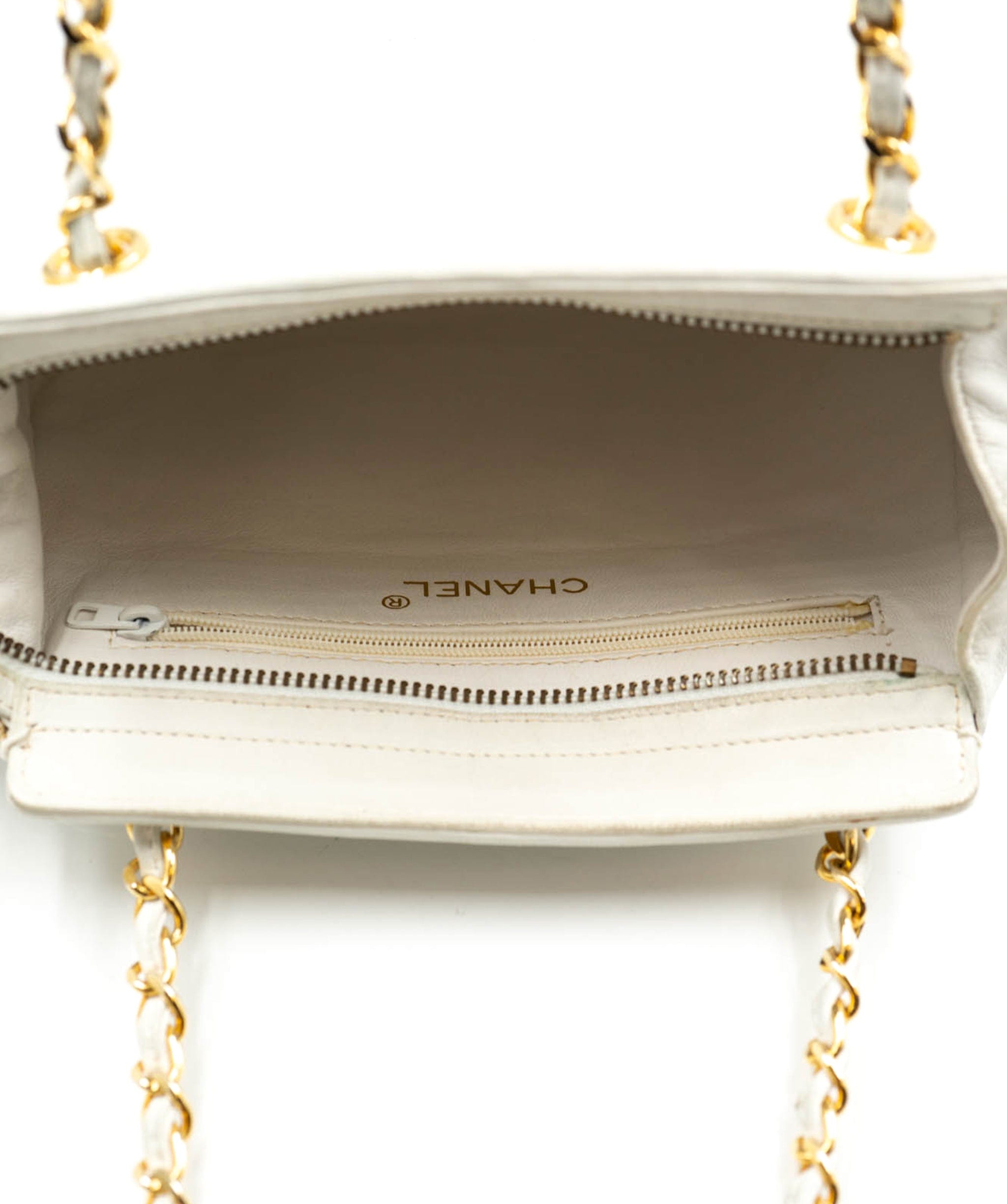 Chanel Chanel White CC Double Chain Shoulder Bag - AWL4103