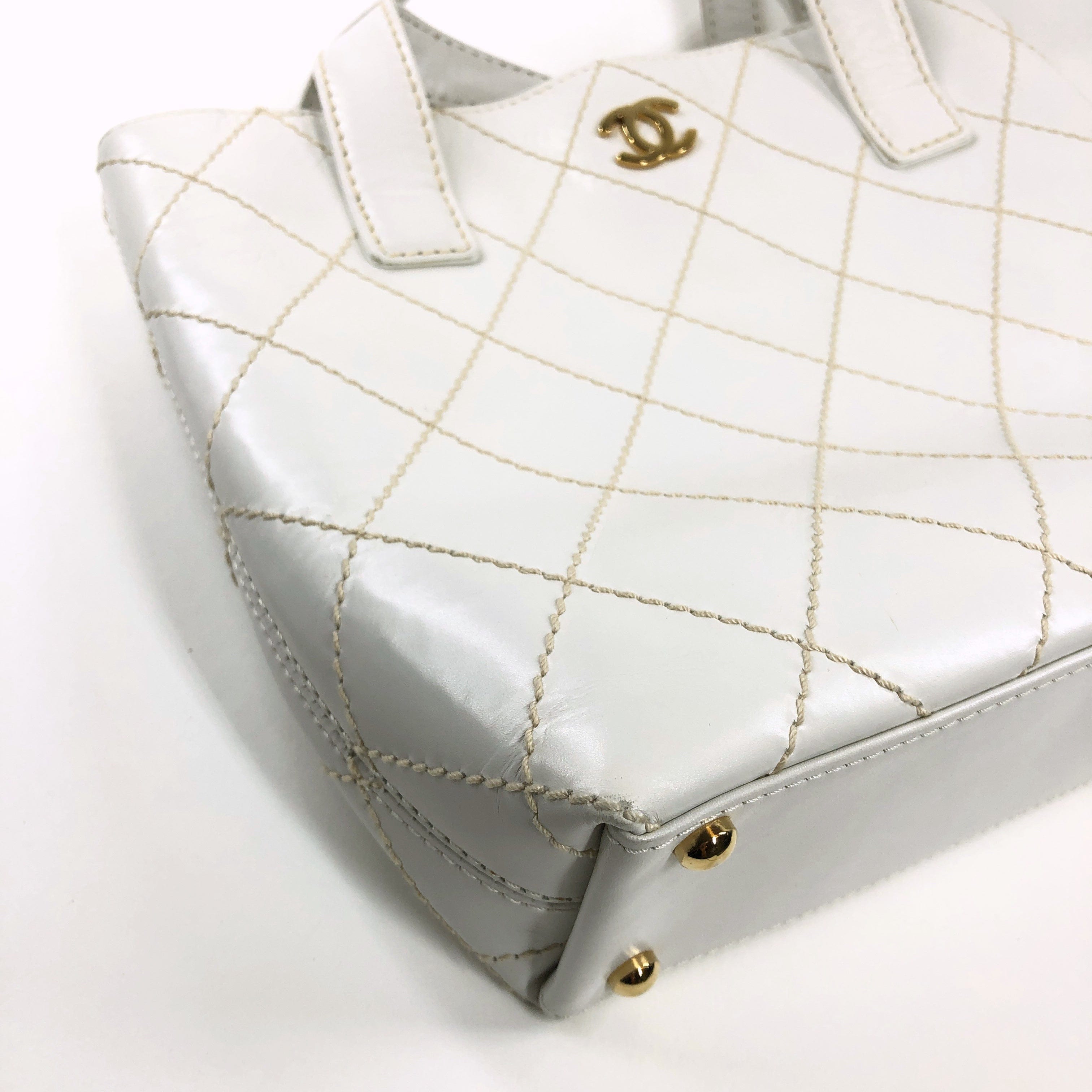 Chanel Chanel Wild Stitch Tote Bag in Leather White PXL1679