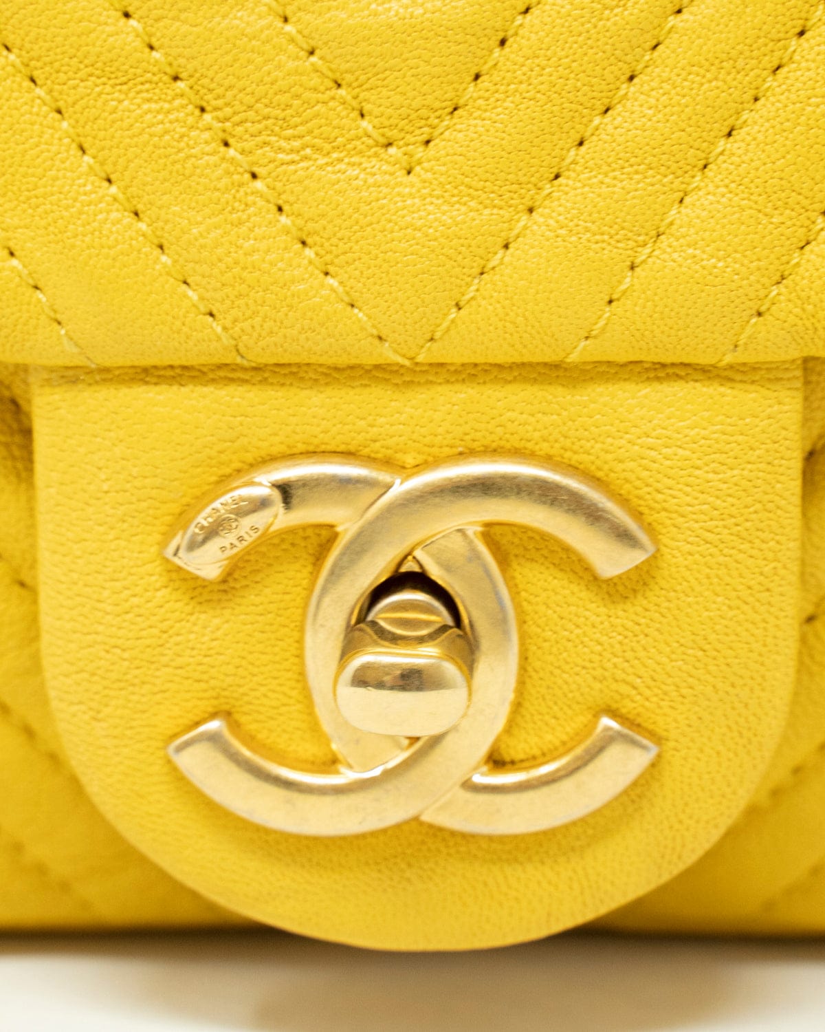 Chanel Chanel Yellow Chevron Leather Classic Flap Bag GHW - AGL1551