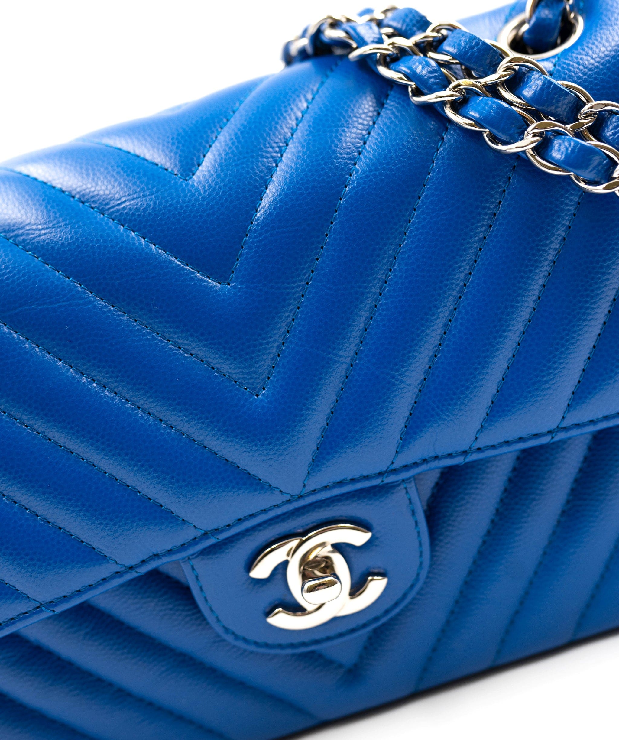 Chanel Dark blue grained chevron medium flap bag AGC1366