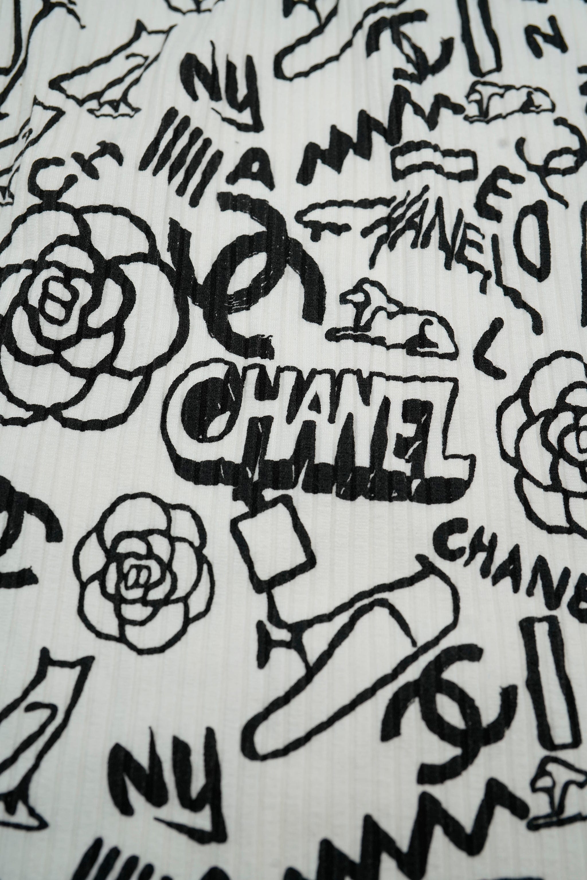 Chanel CChanel tank top white and black graffitis ASC1417