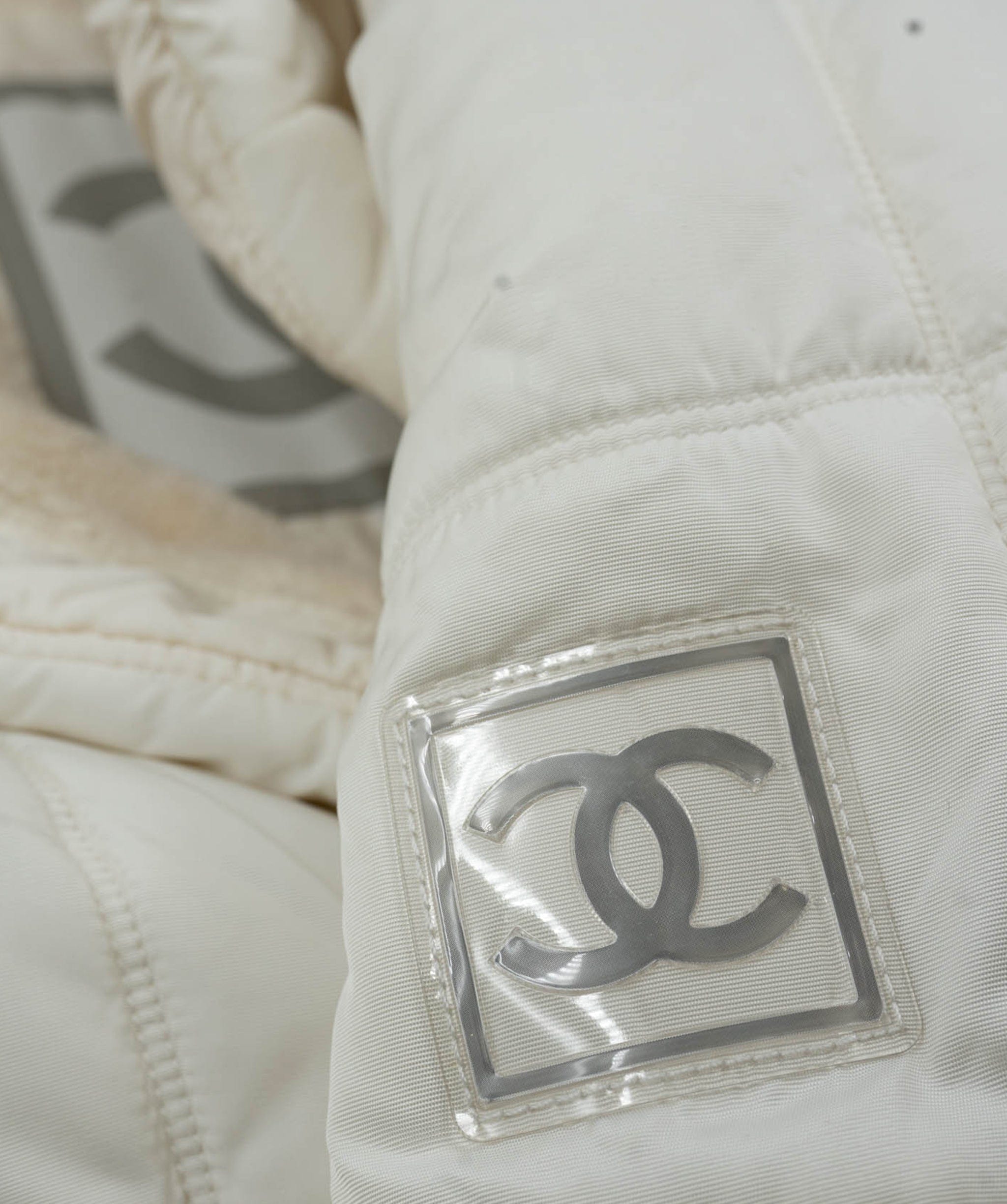 Chanel Chanel 00A Puffer Coat White ASL4613