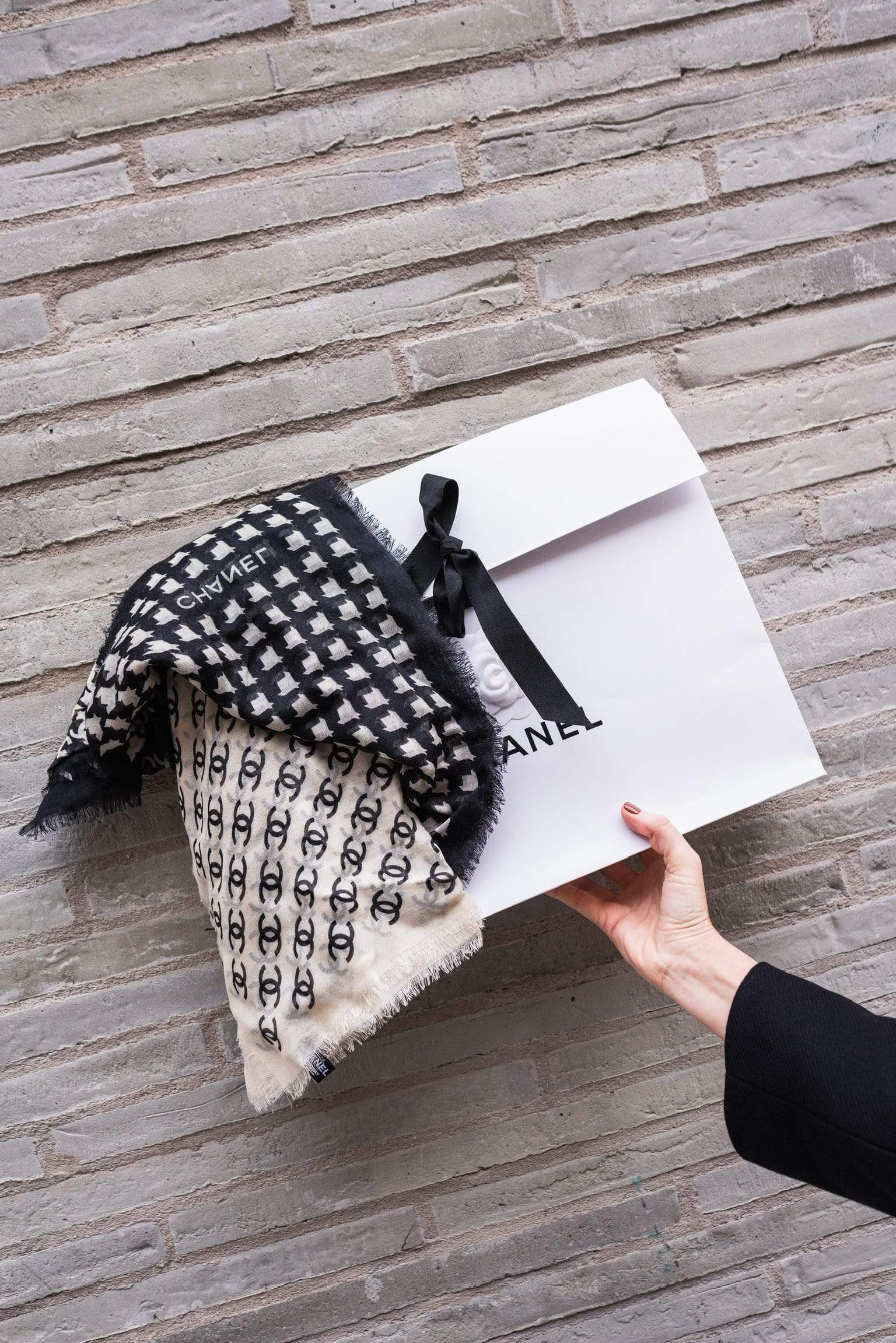 Chanel Chanel Black and White Cashmere and Silk Scarf MW1258