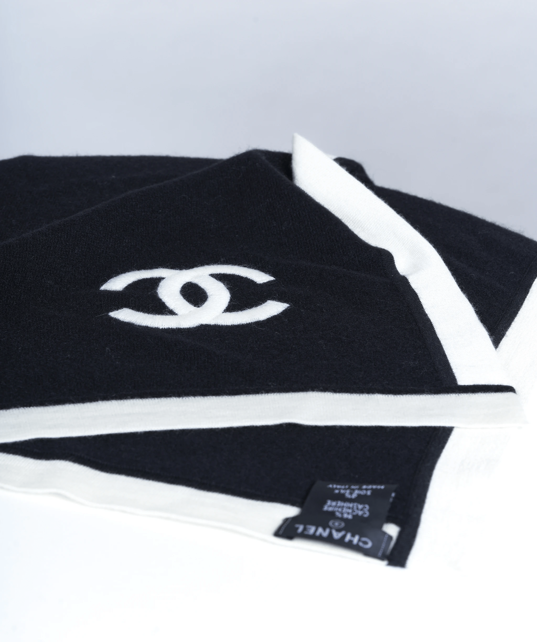 Chanel Chanel black cashmere shawl with cream trimming