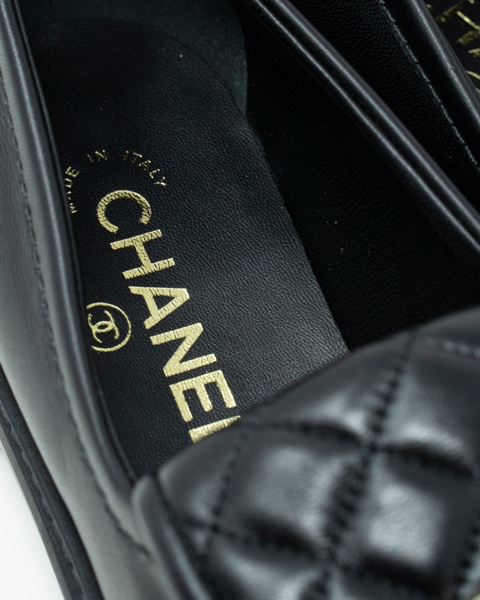 Chanel Chanel black loafers with CC hardwaresize 40 - AGL2033