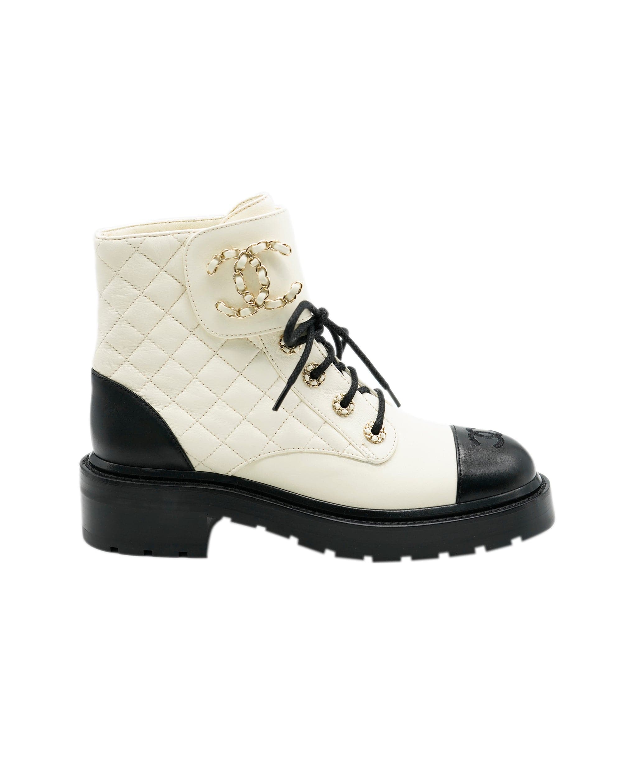 Chanel Chanel Boots White and Black with Gold CC Size 37.5 - CW6224