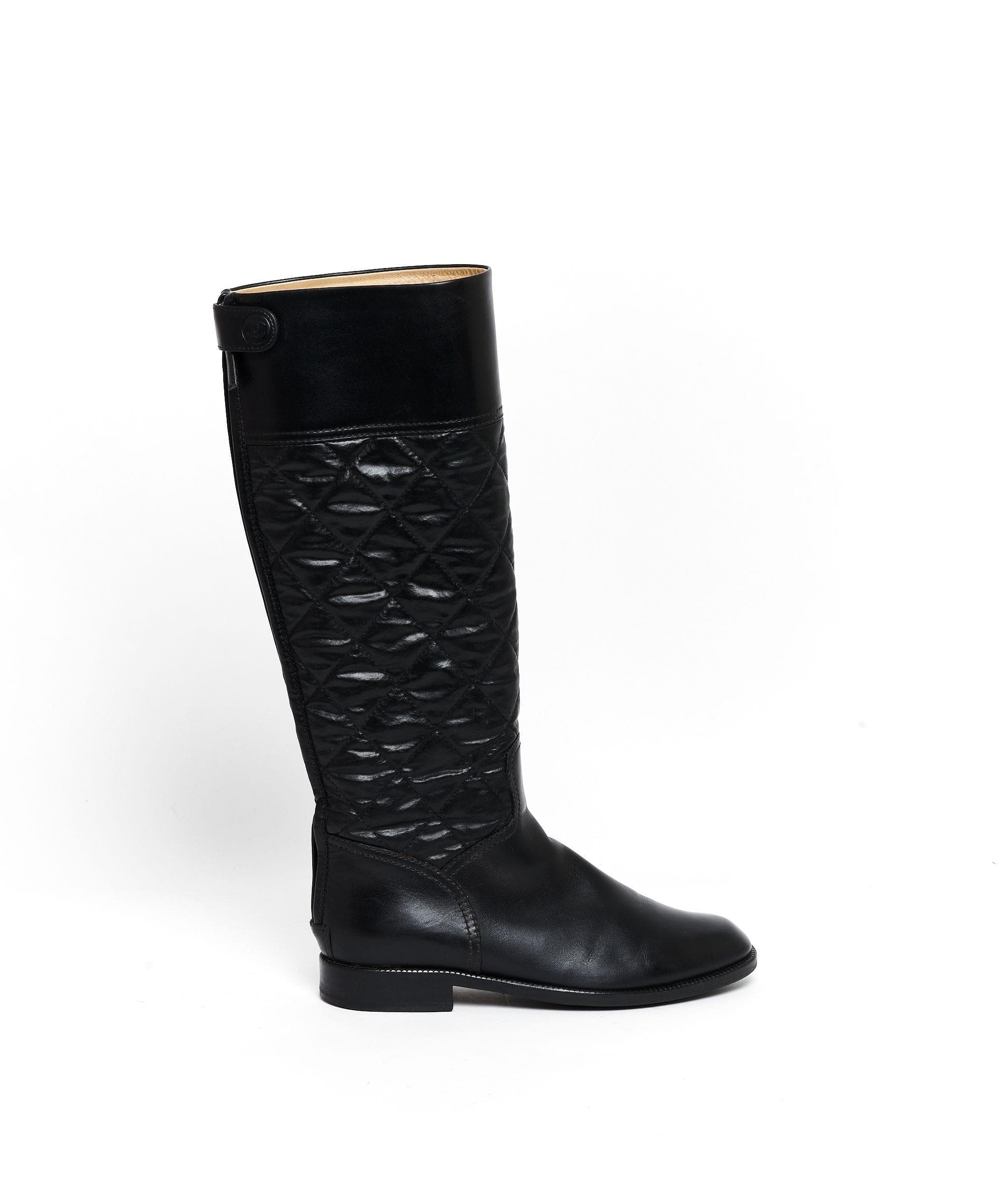 Chanel Chanel quilted riding boot black