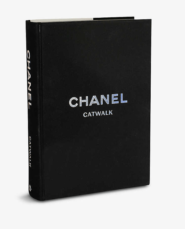 Chanel Chanel Catwalk: The Complete Collections AWL2067