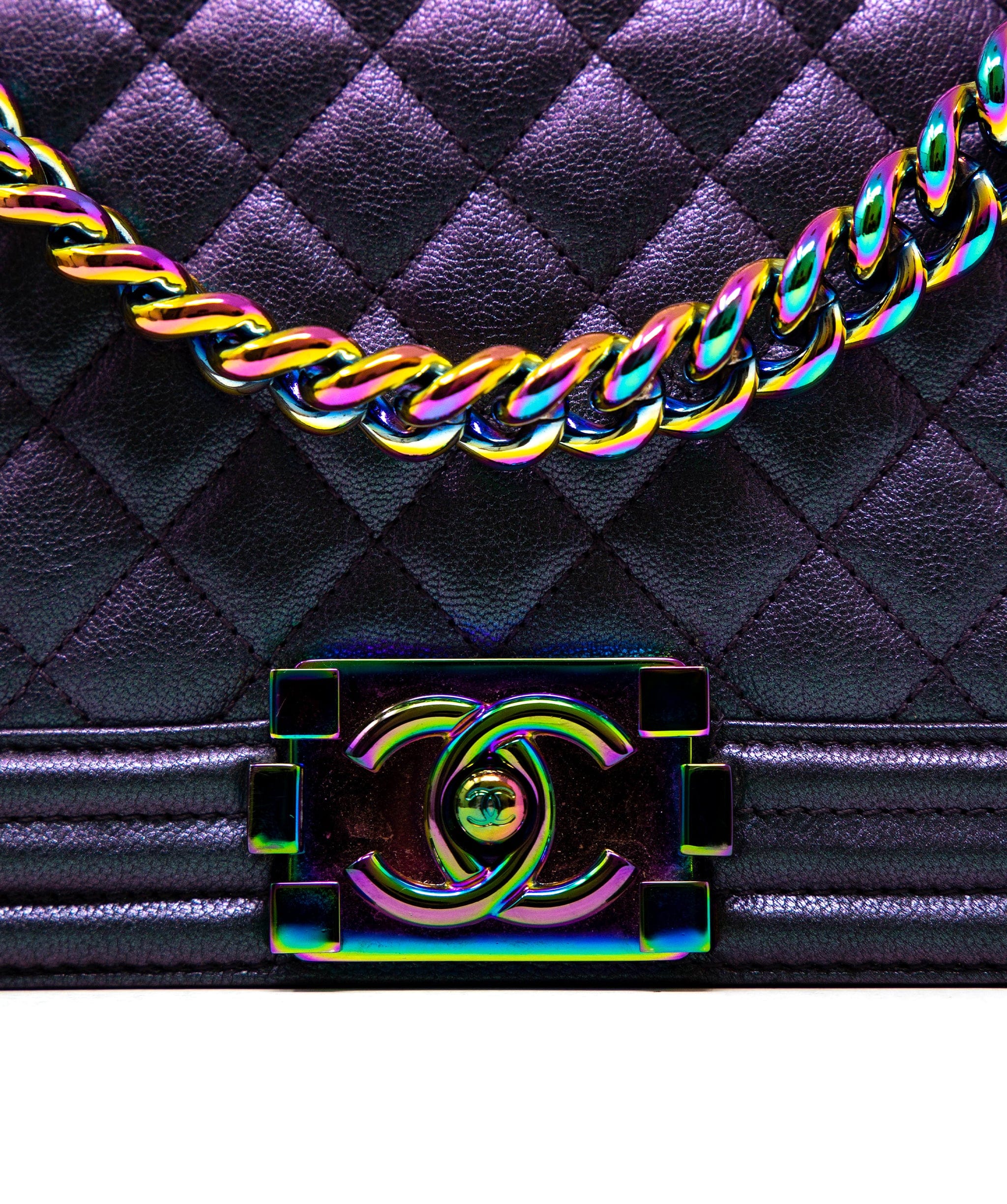 Chanel Chanel Limited Edition Medium Purple Leather Boy Bag  - AGL2186