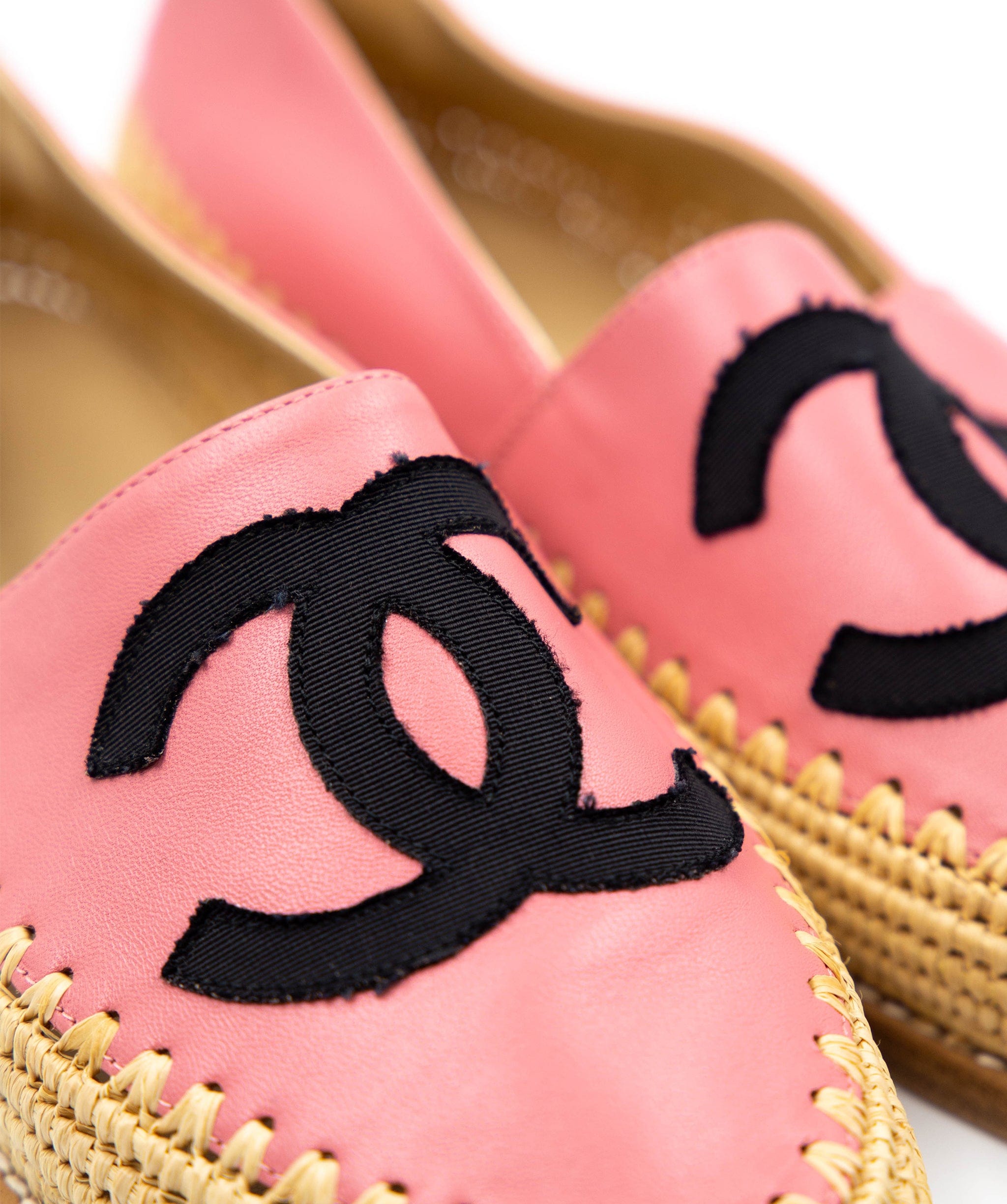 Chanel Chanel Pink Leather CC Espadrilles 38 - AGL2183