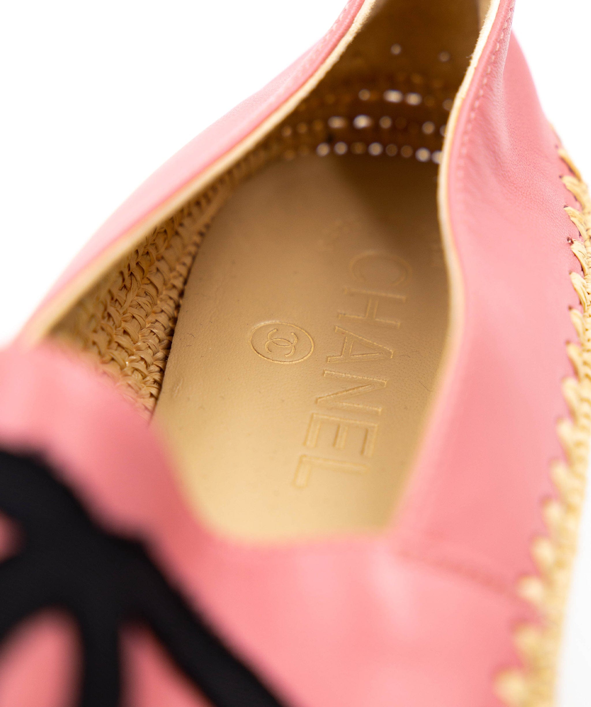 Chanel Chanel Pink Leather CC Espadrilles 38 - AGL2183