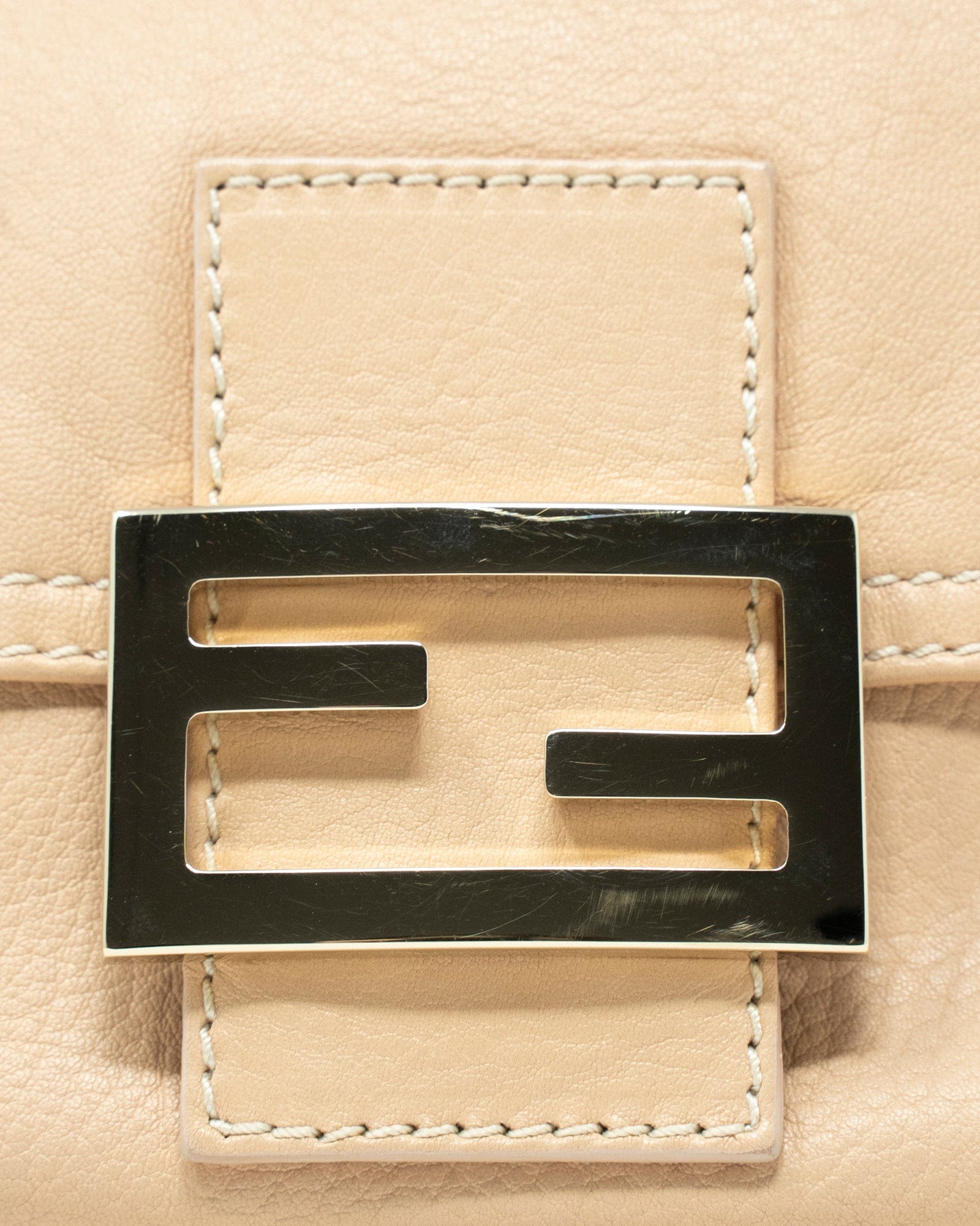 Fendi Fendi Beige Leather Baguette Bag  - AGL1989