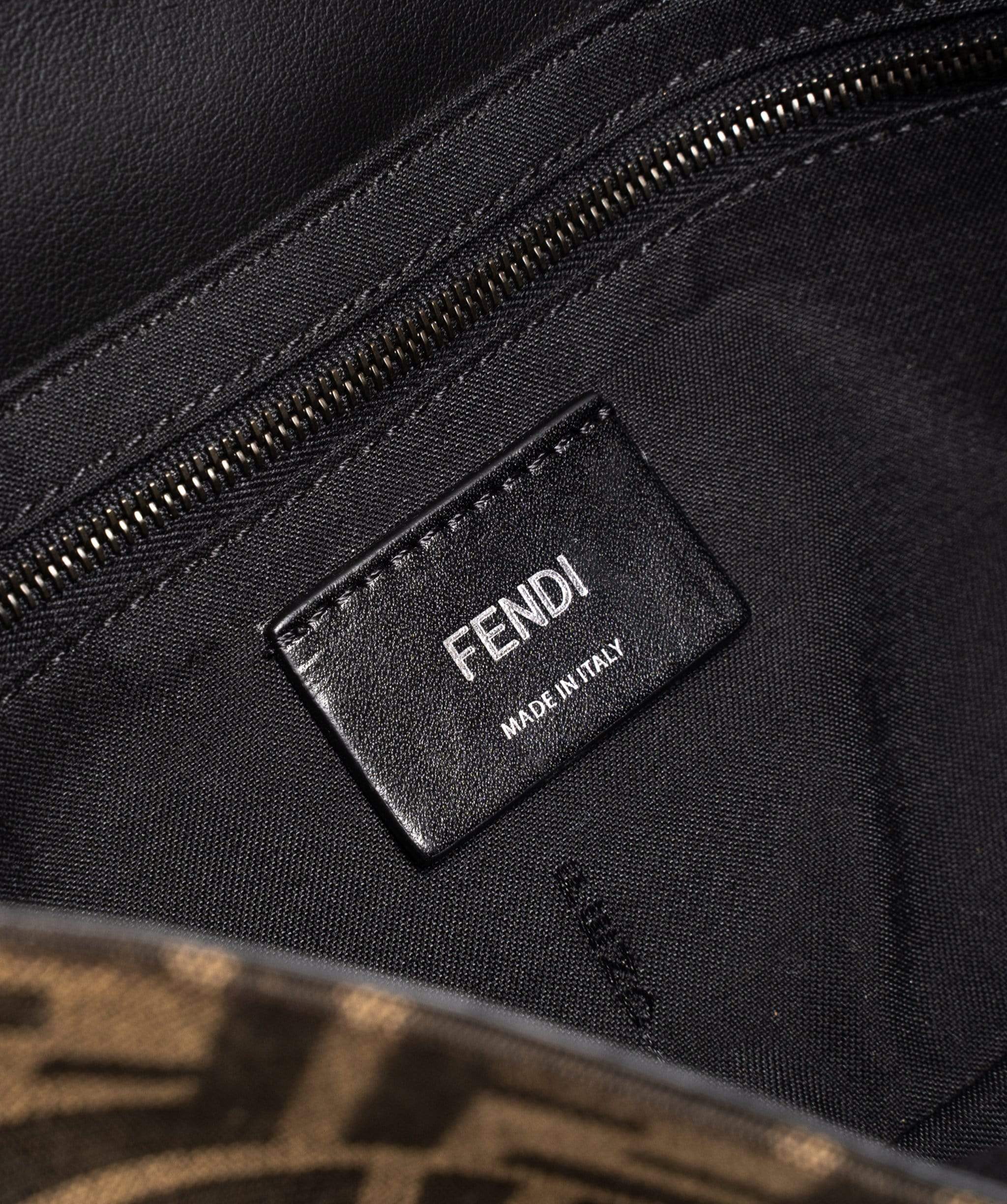 Fendi Fendi black baguette bag - ASL1598