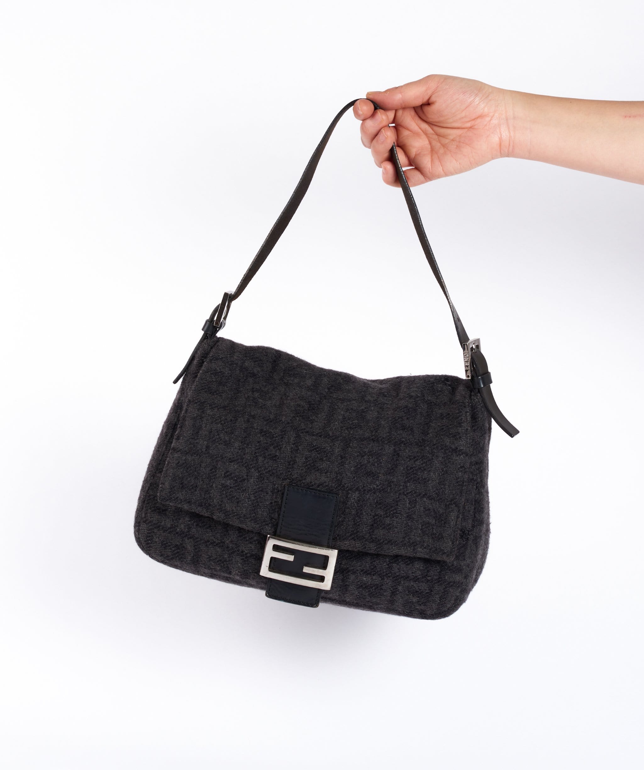 Fendi Fendi Mamma Baguette Grey Wool Shoulder bag