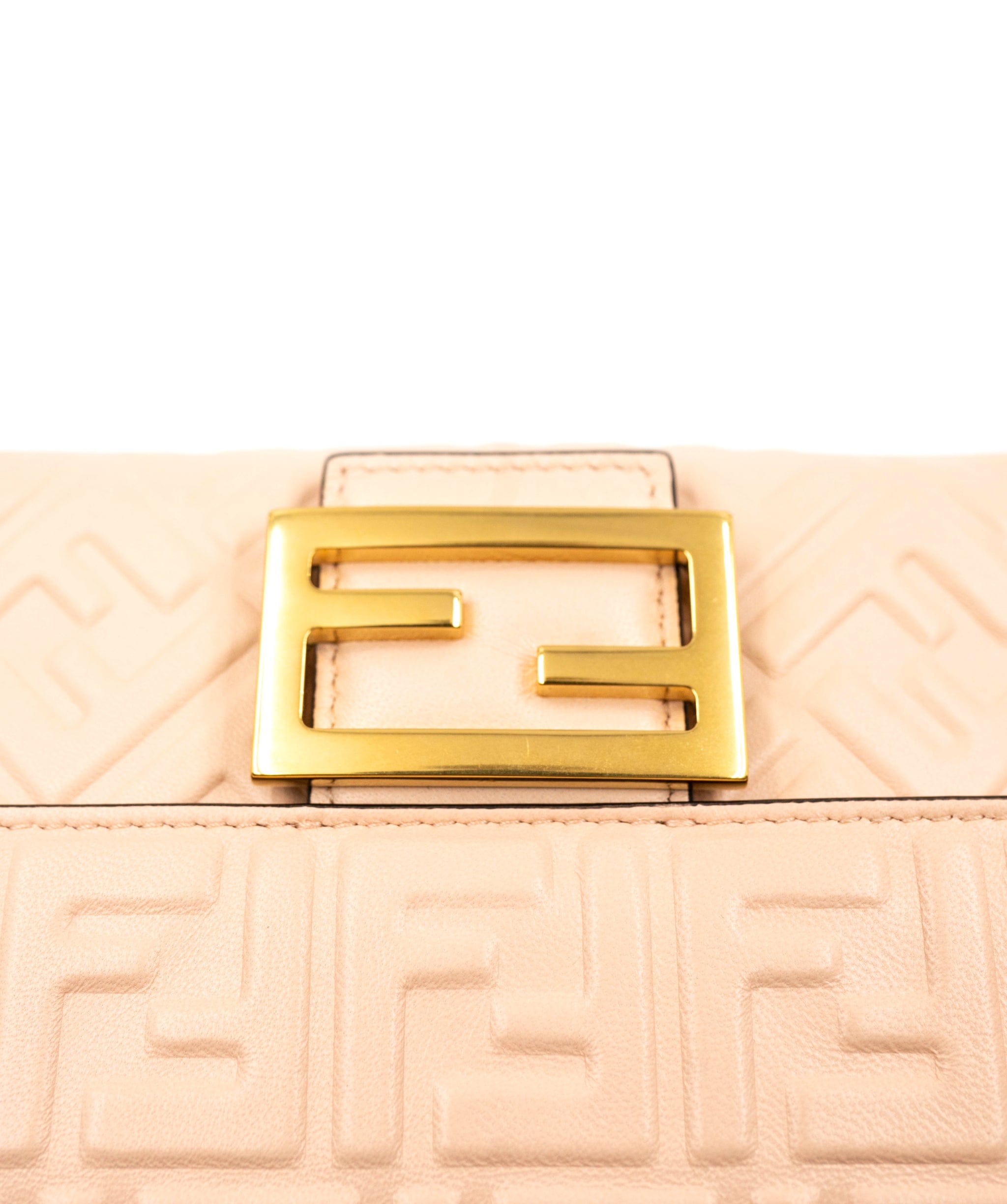 Fendi Fendi Nude Baguette GHW - AWL2899