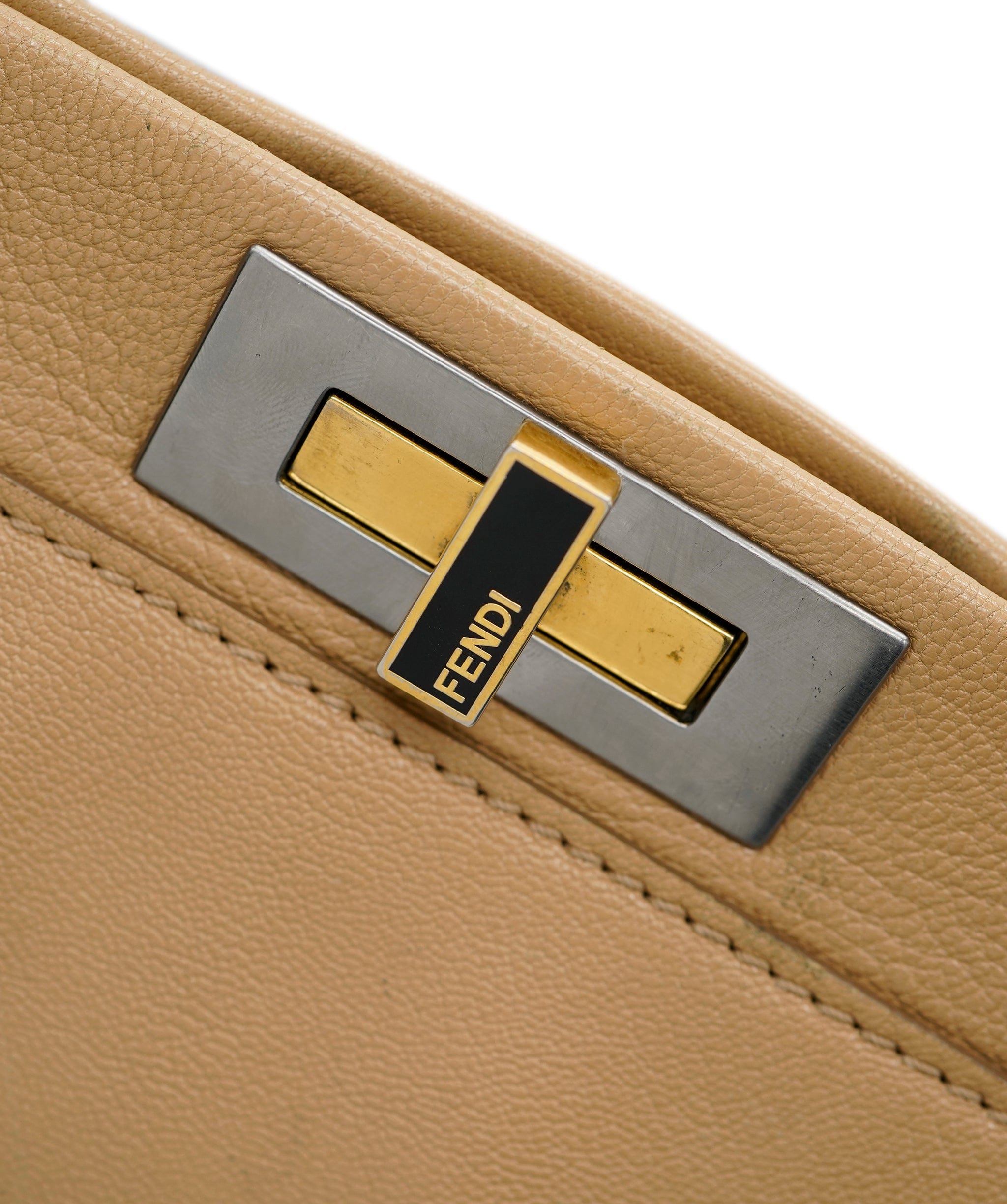 Fendi Fendi Peekaboo Beige RJL1146