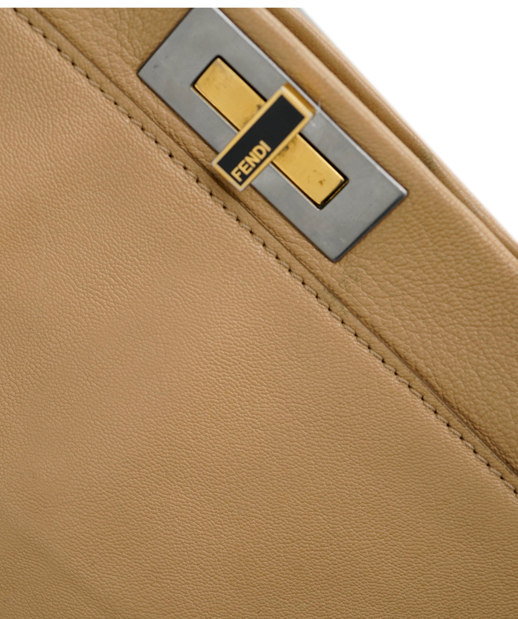 Fendi Fendi Peekaboo Beige RJL1146