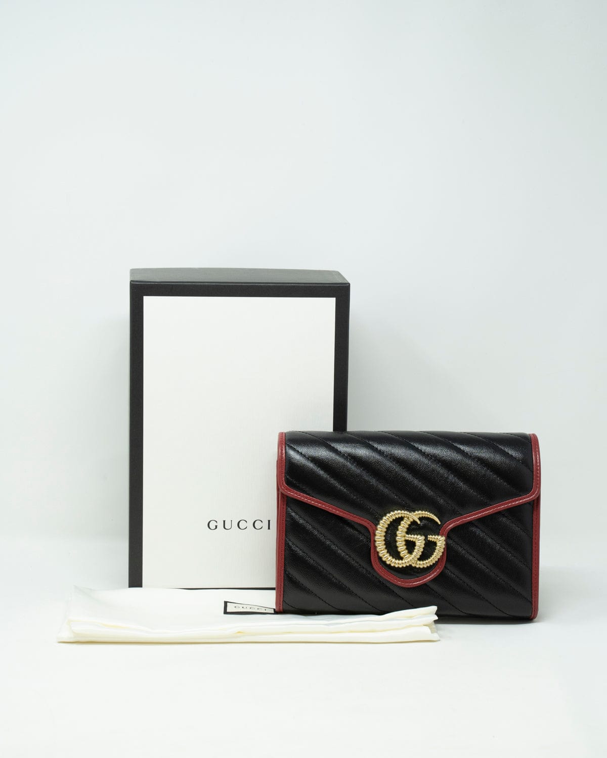 Gucci Gucci Black & Red Marmont Torchon WOC - ASL2486