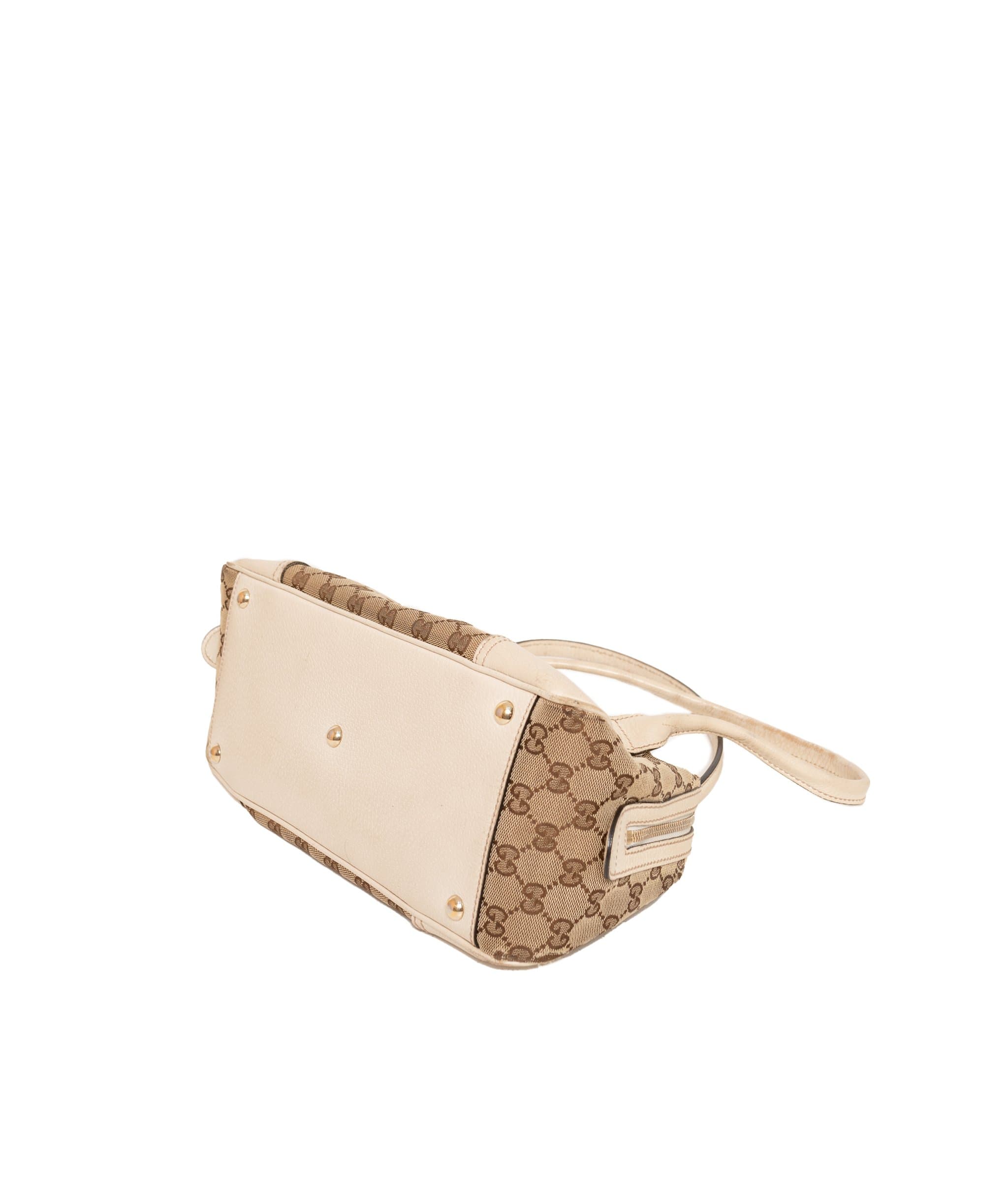 Gucci Gucci GG Canvas Top Hanle Bag GHW  AGL1086