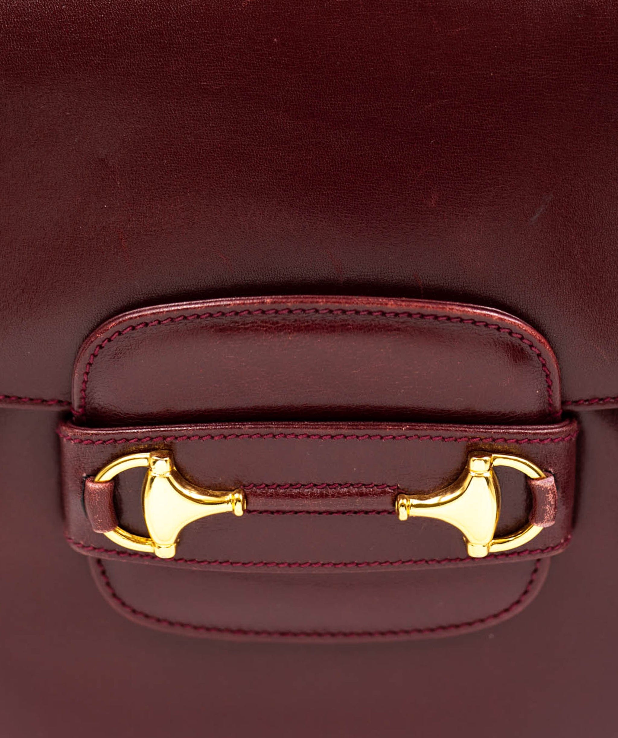 Gucci GUCCI Horsebit Shoulder Bag in Bordeaux Leather - AWL3656